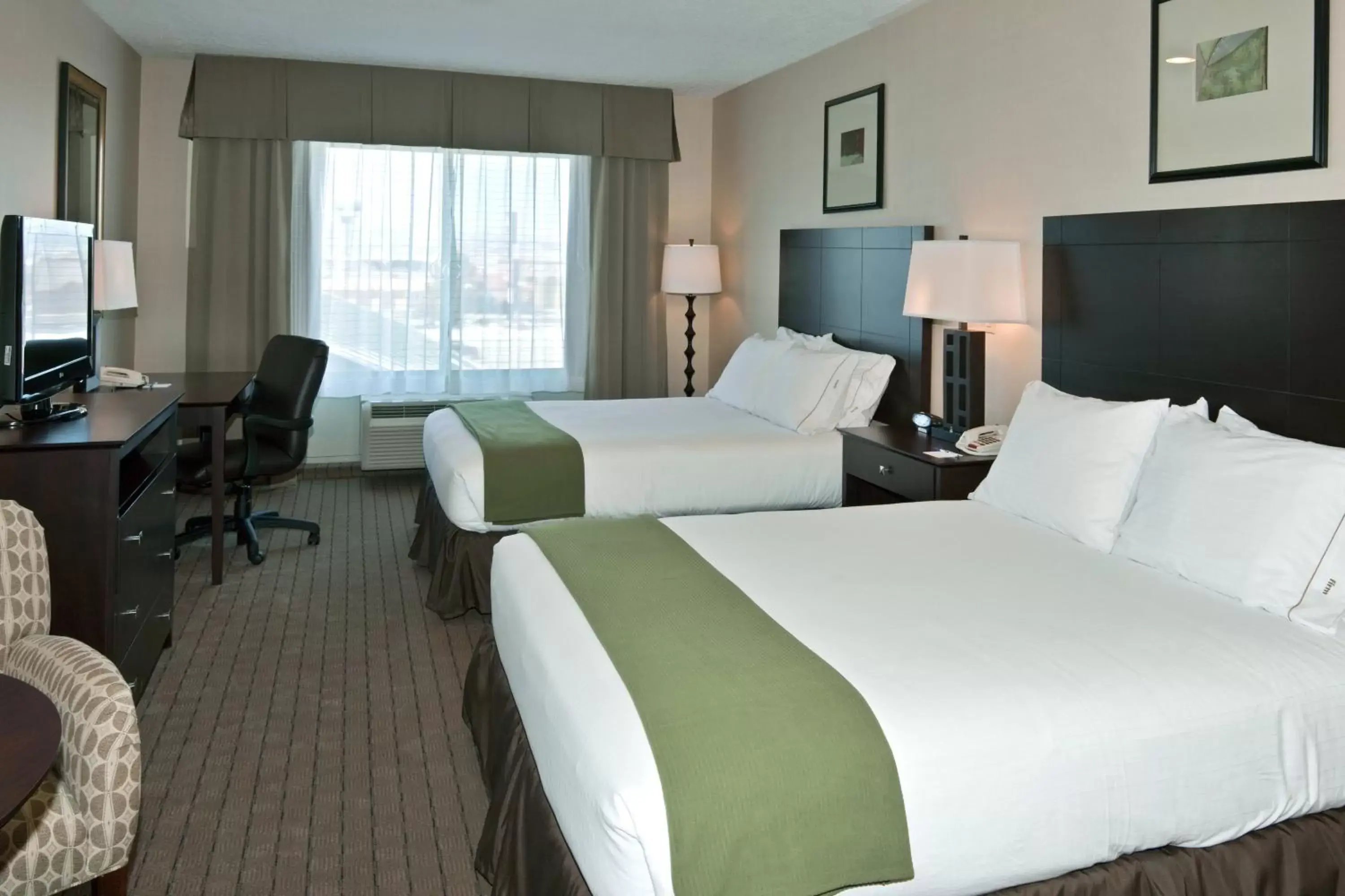 Standard Queen Room with Two Queen Beds in Holiday Inn Express Hotels Grants - Milan by IHG Standard Queen Room with Two Queen Beds in Holiday Inn Express Hotels Grants - Milan by IHG