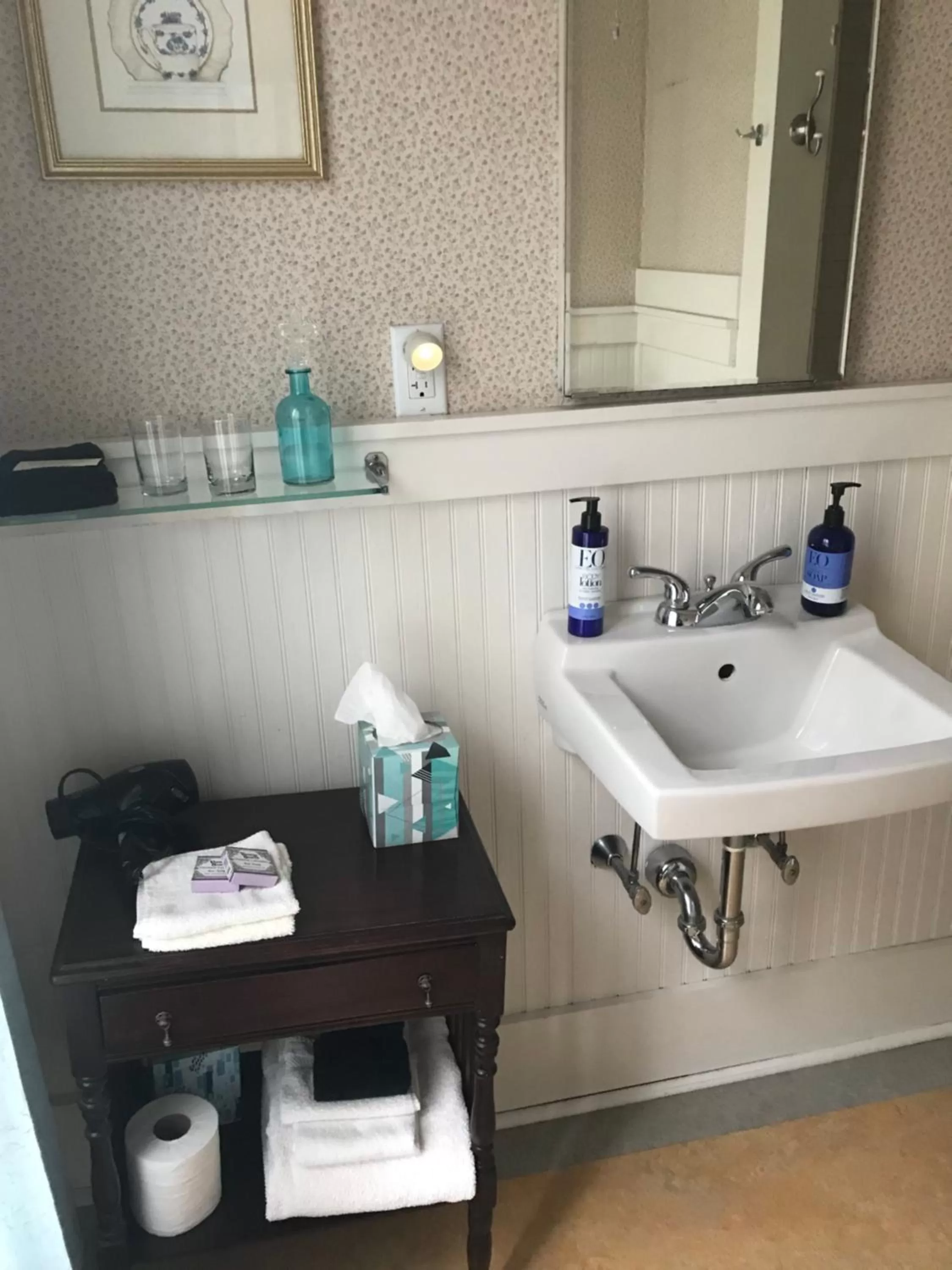 Bathroom in Maplecroft Bed & Breakfast