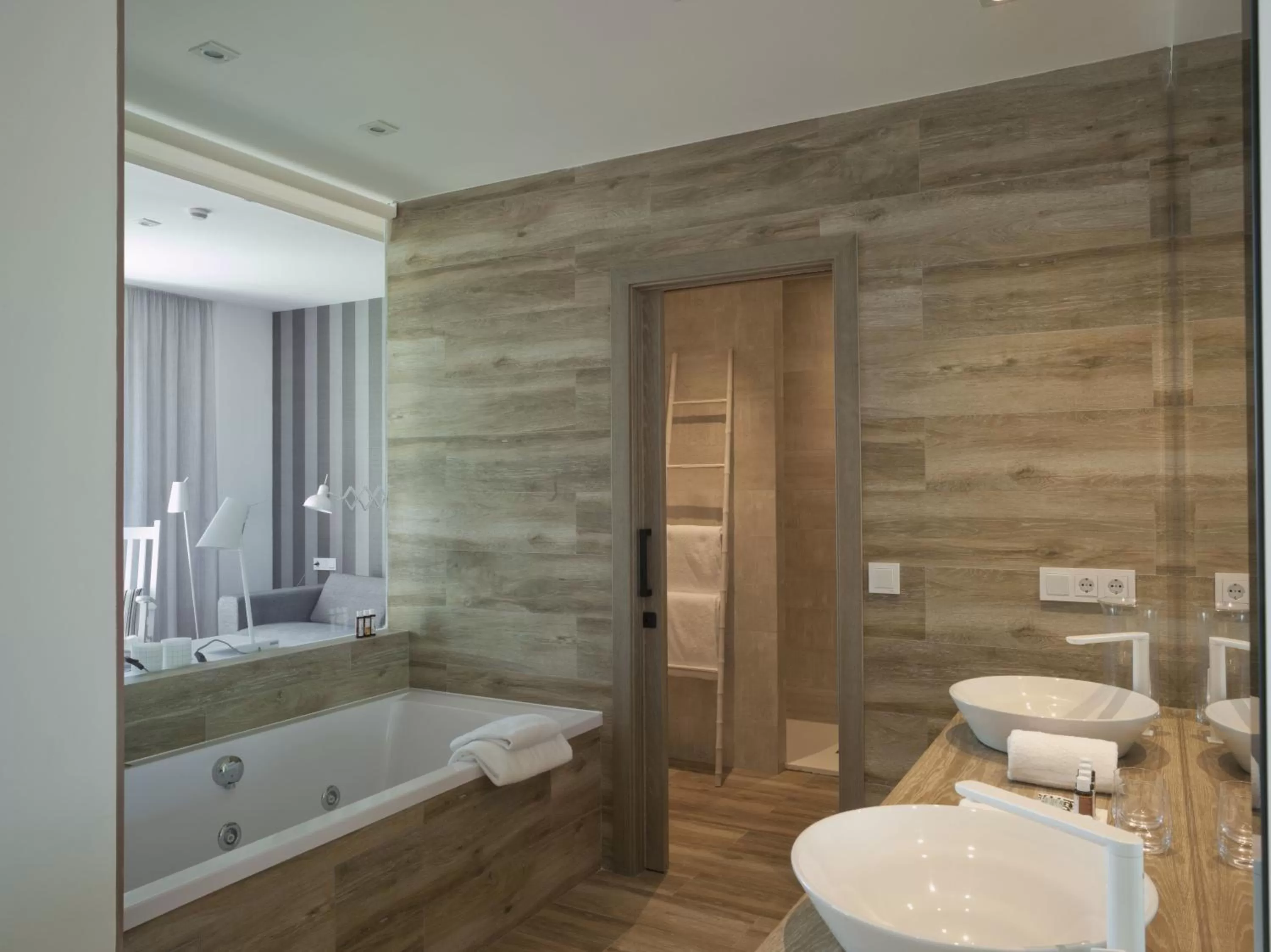 Hot Tub in Hotel Boutique Balandret