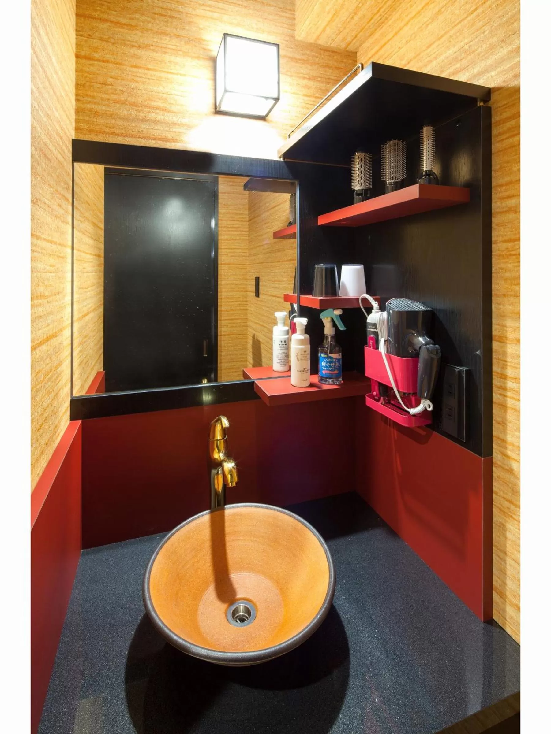 Photo of the whole room in cotoha Hotel Okachimachi