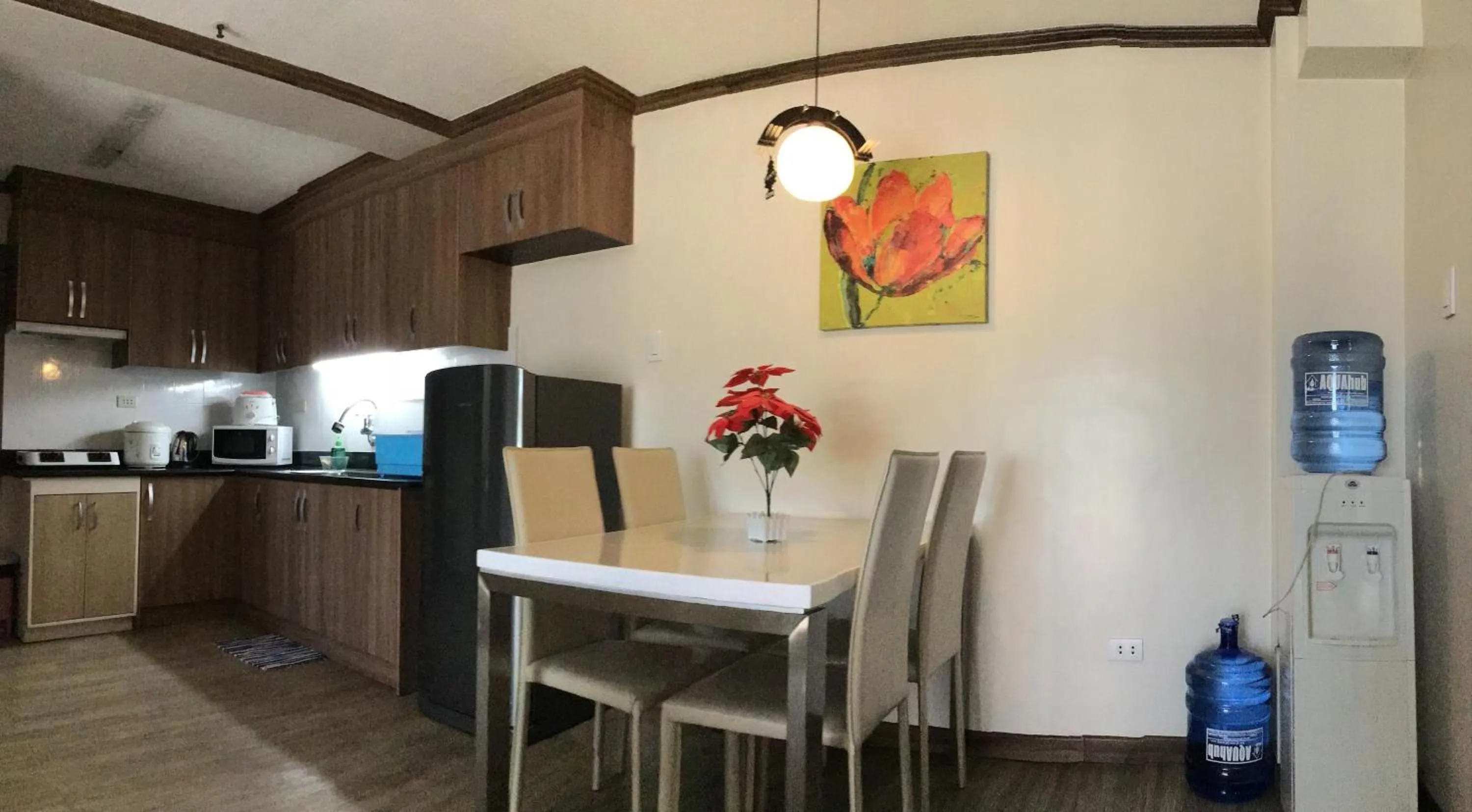 Dining area in Prestige Vacation Apartments - Bonbel Condominium