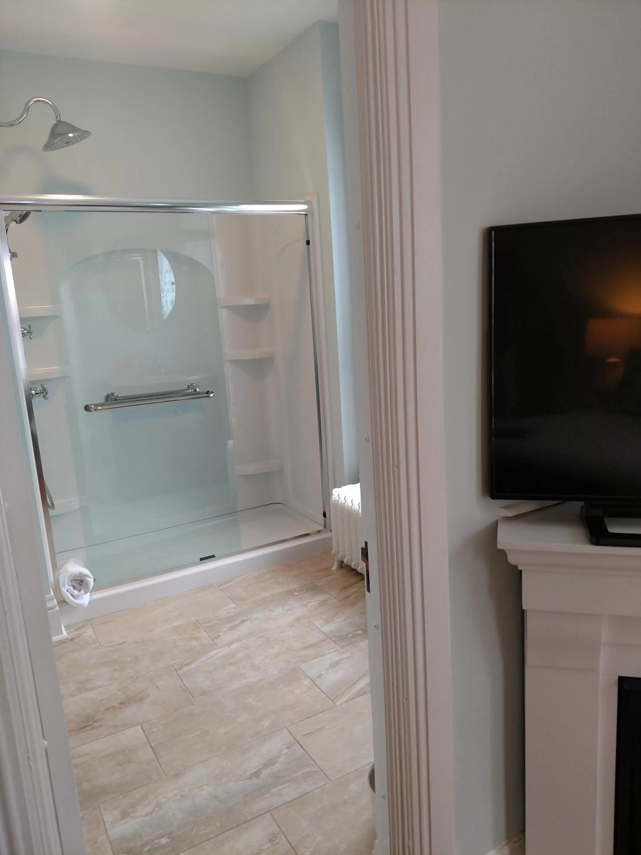 Shower in Lamberson Guest House