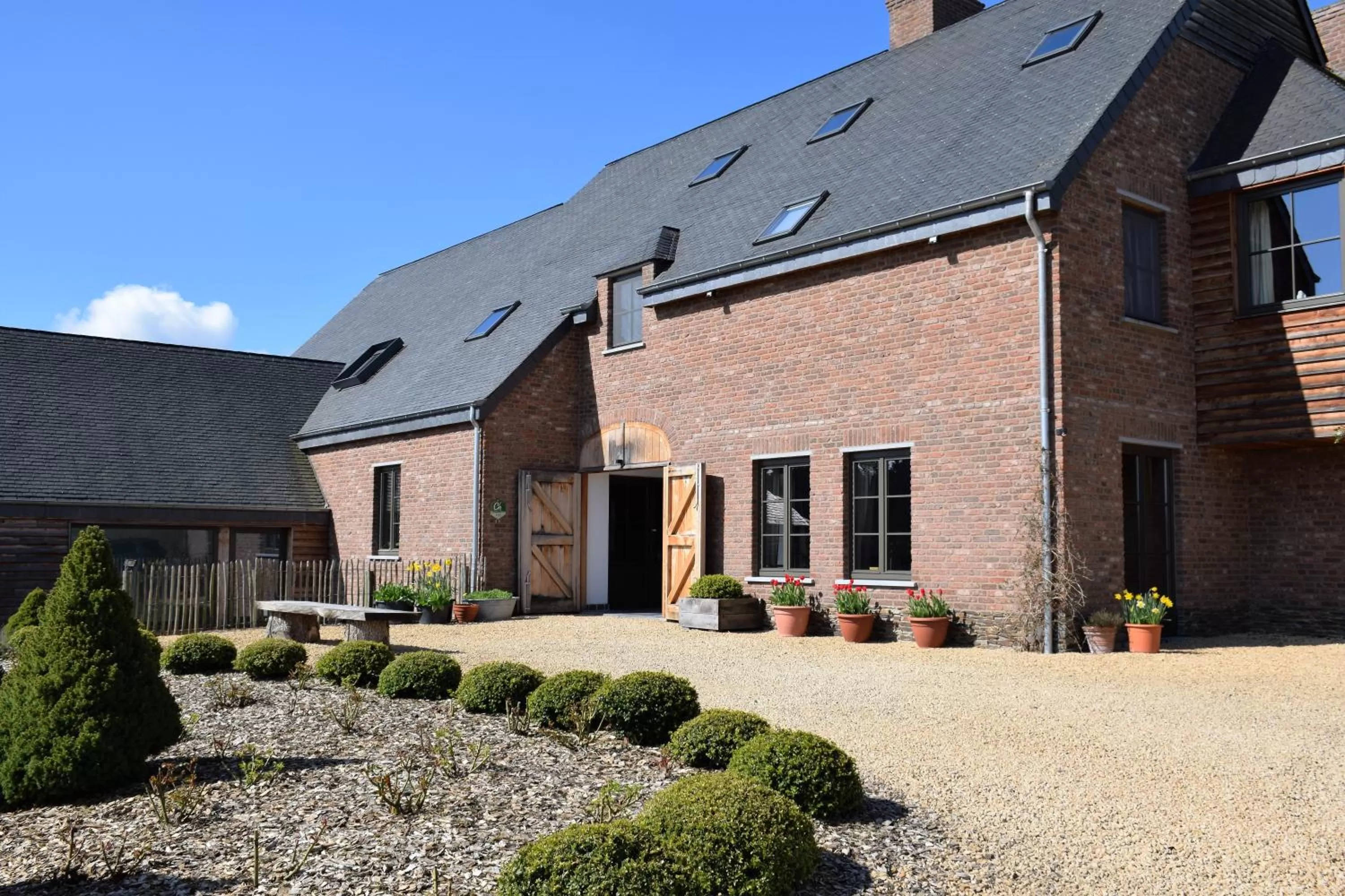 Facade/entrance, Property Building in B&B Le Briquemont