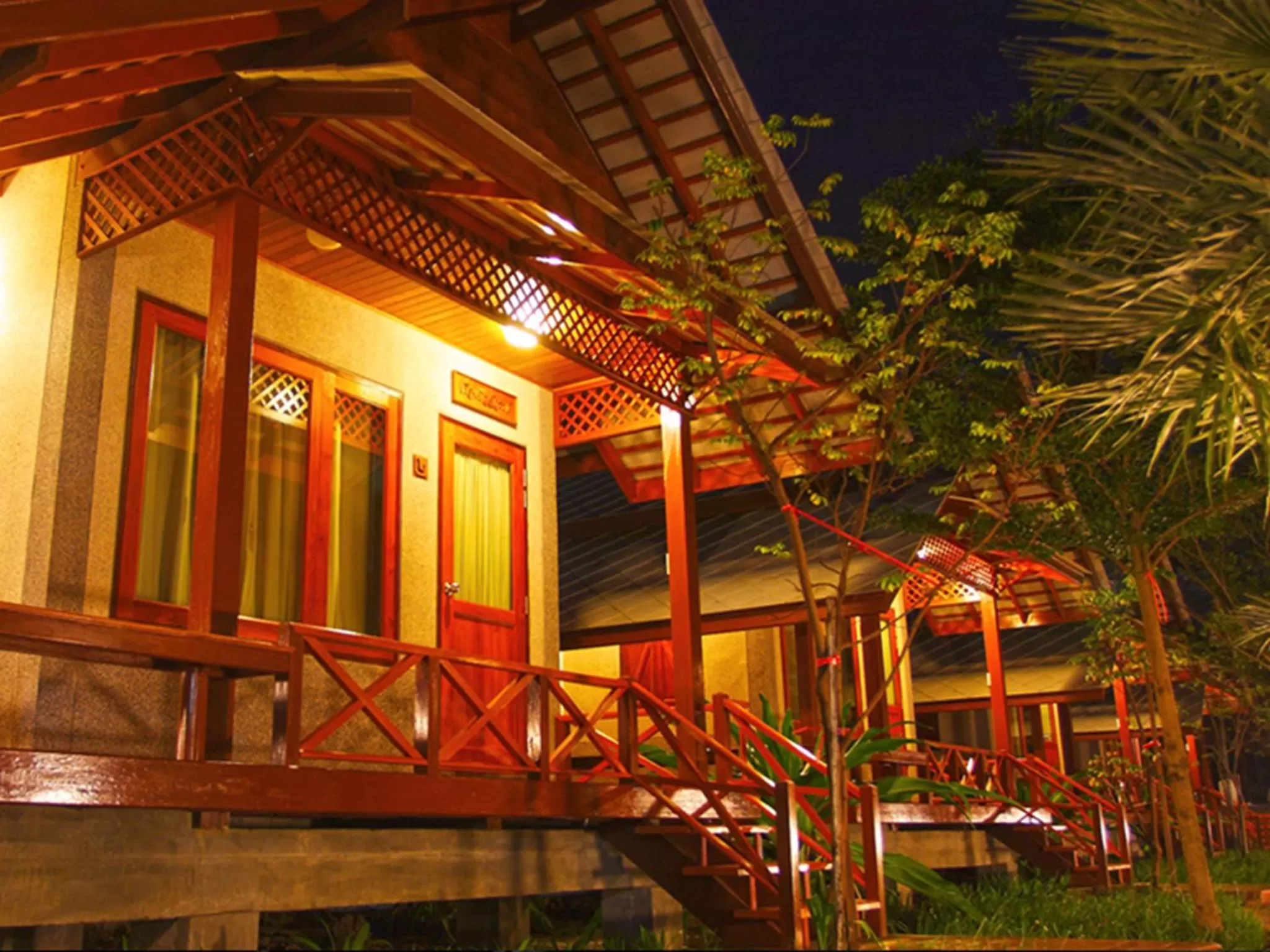 Night in Baan Siriporn Resort - โรงแรมบ้านศิริพร รีสอร์ท