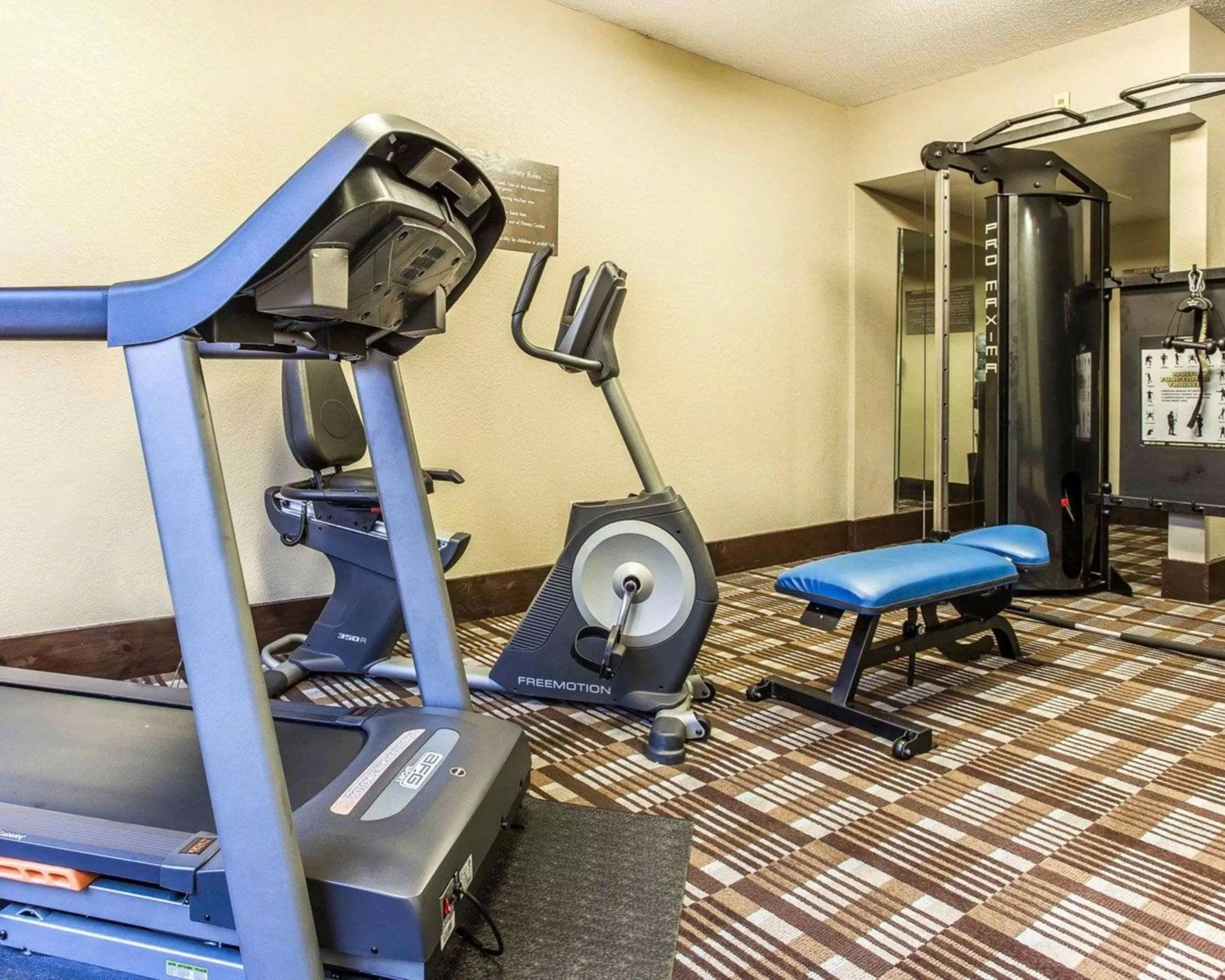 Fitness centre/facilities in Comfort Inn & Suites Ballpark Area