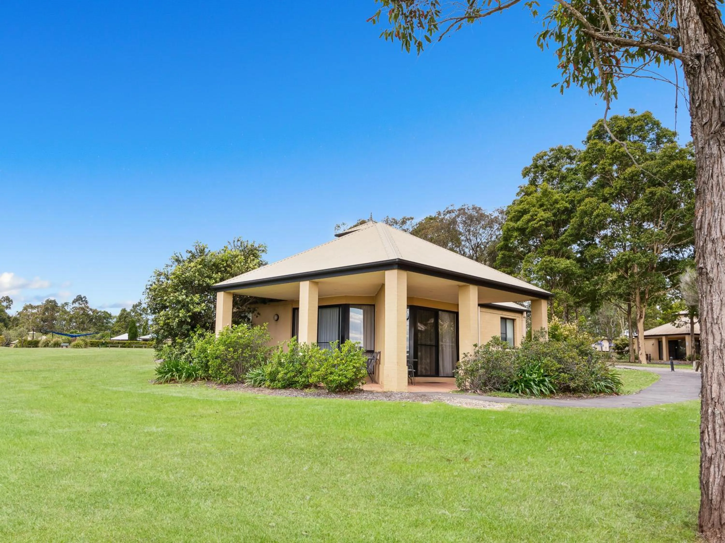 Property building in Leisure Inn Pokolbin Hill