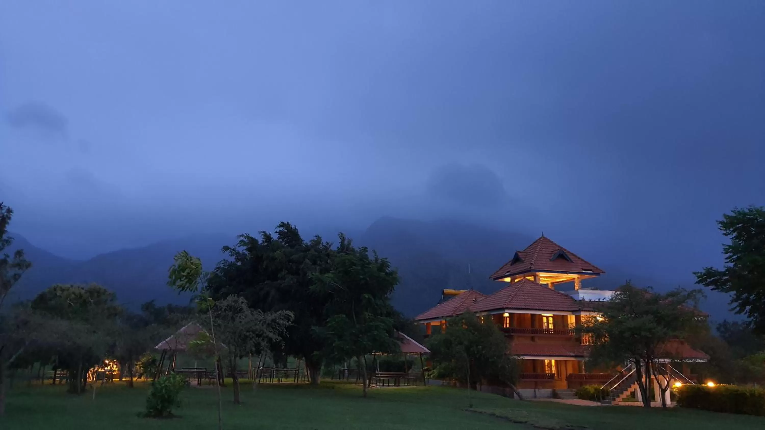 Facade/entrance in Avadale Masinagudi - Stag Groups Not Allowed