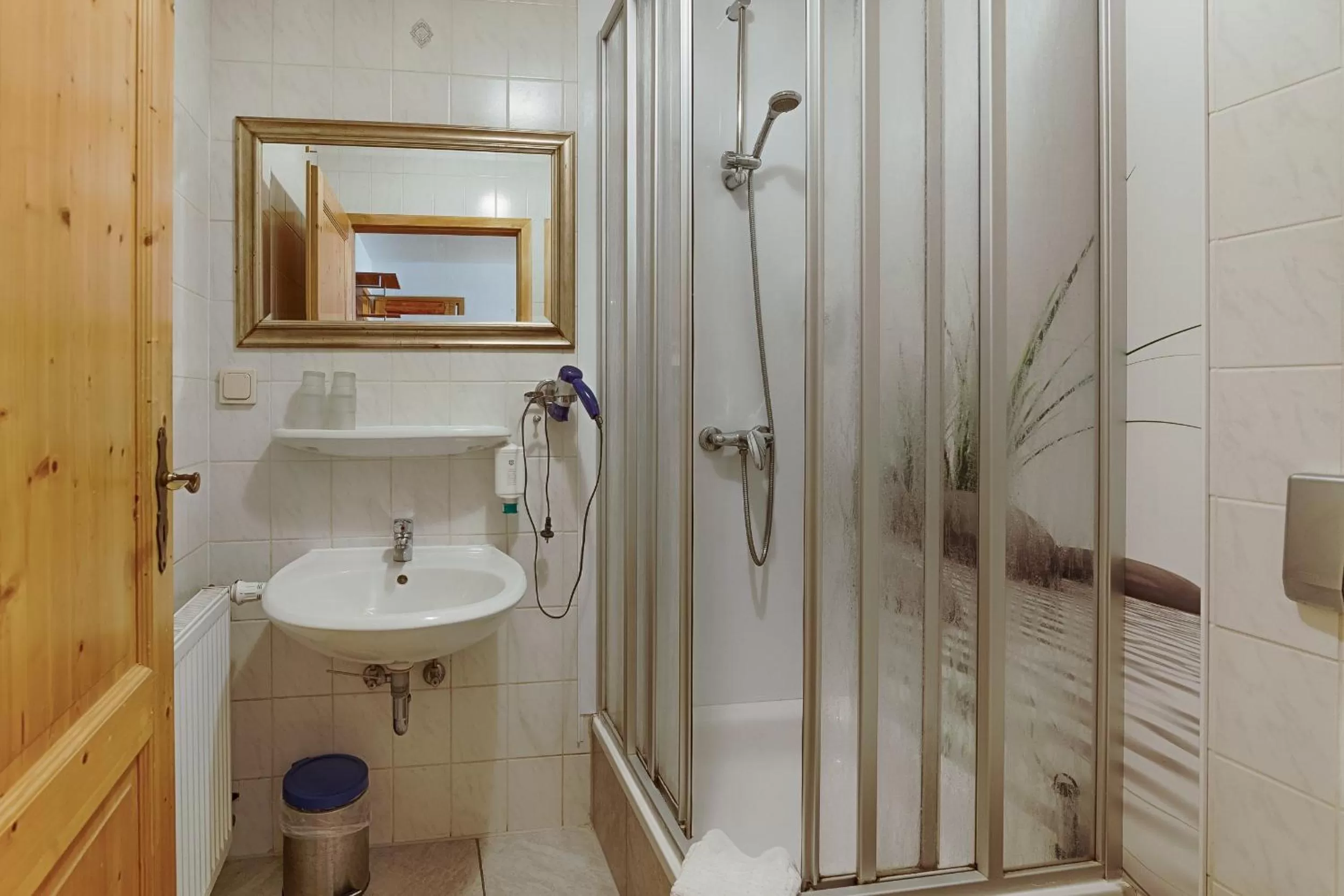 Bathroom in Landhotel & Brauhaus Prignitzer Hof