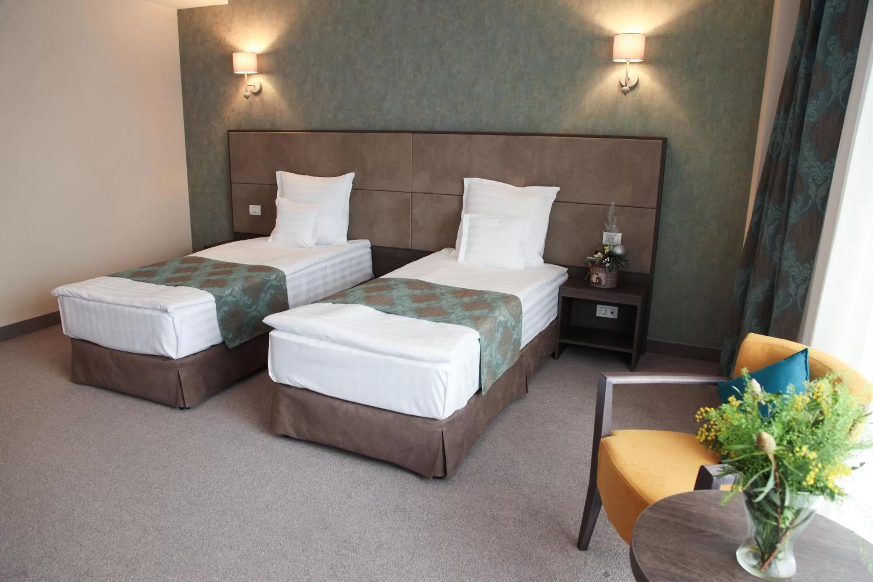 Photo of the whole room, Bed in Victoria Bulevard Hotel