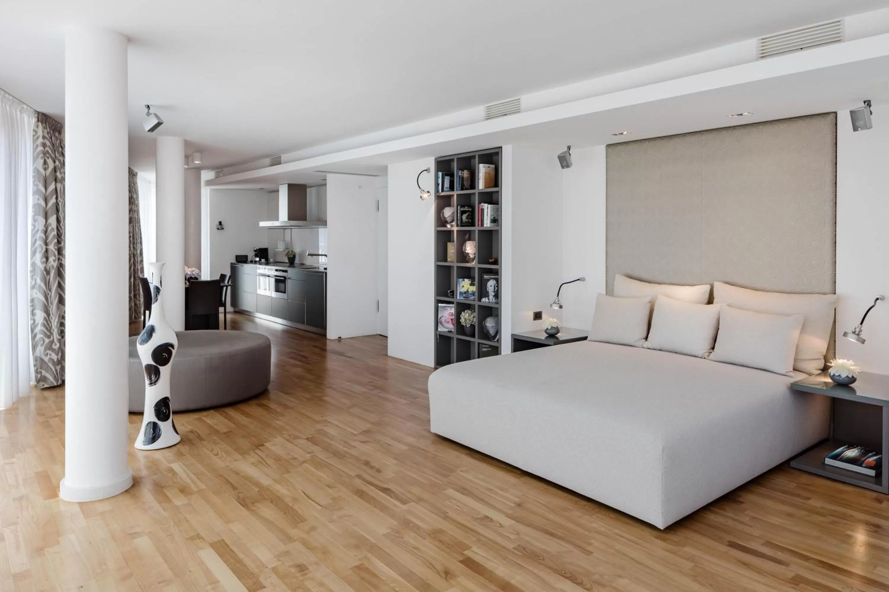 Photo of the whole room, Bed in The Mandala Berlin, a Member of Design Hotels