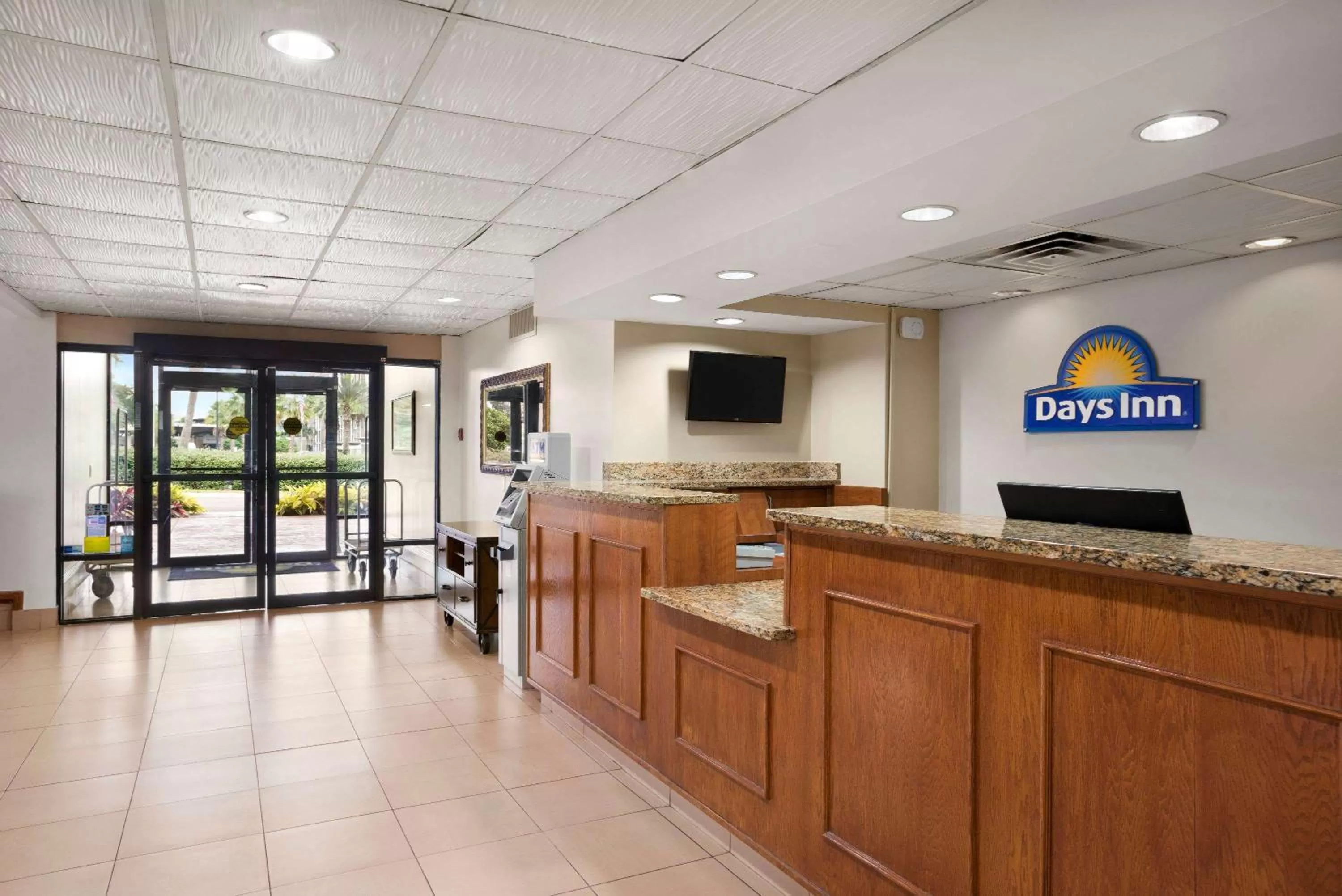 Lobby or reception in Days Inn by Wyndham Jacksonville Airport