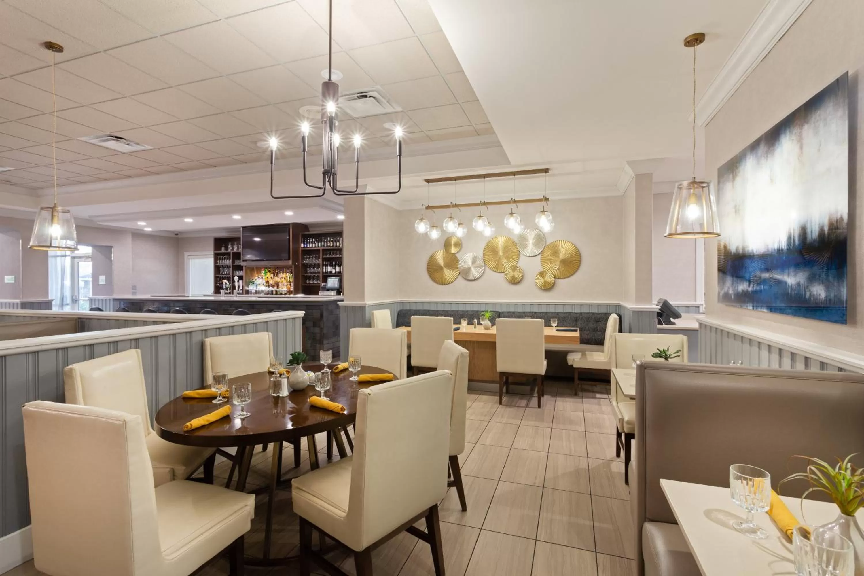 Restaurant/places to eat in Holiday Inn Valdosta Conference Center by IHG