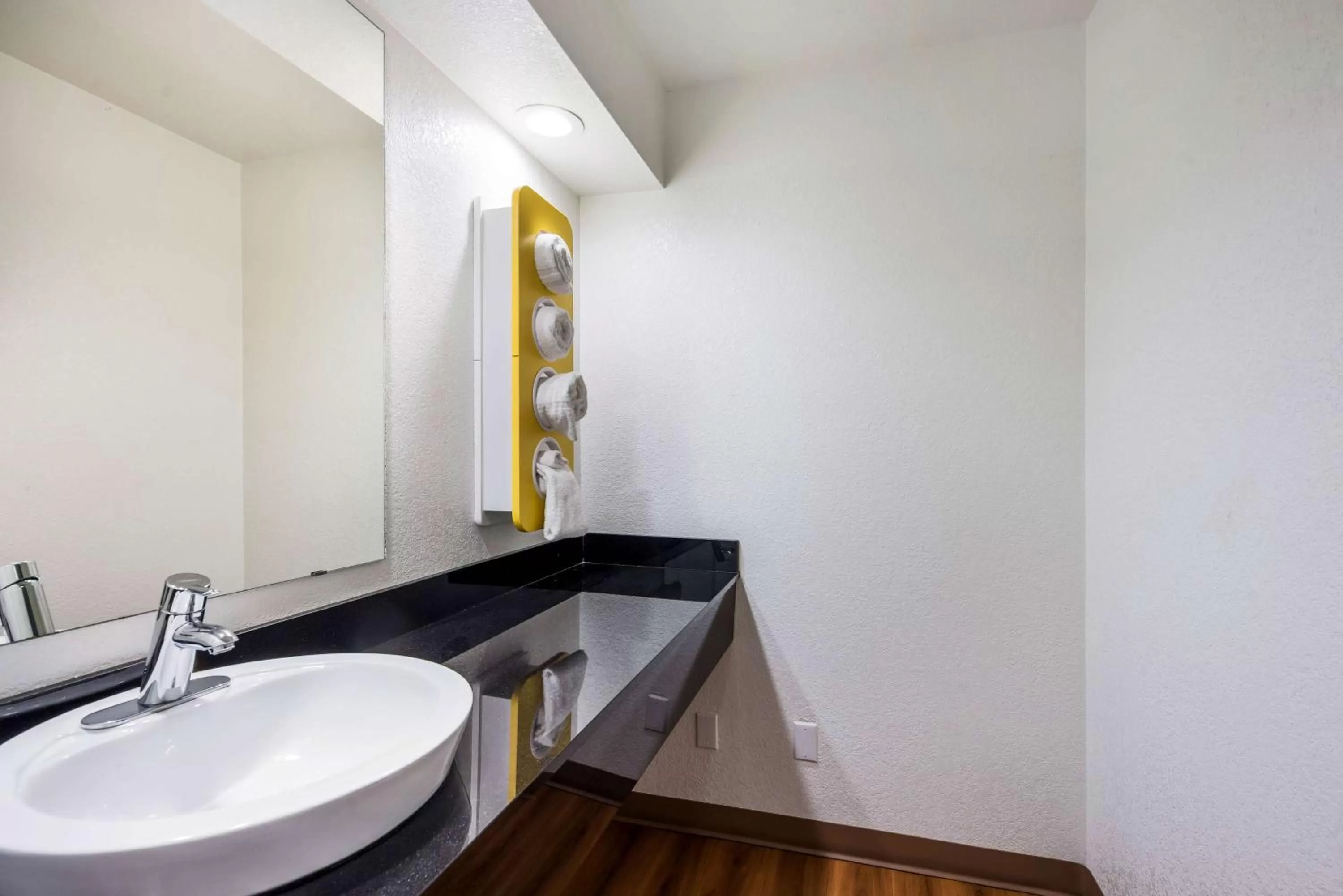 Bathroom in Motel 6-Irving, TX - Irving DFW Airport East