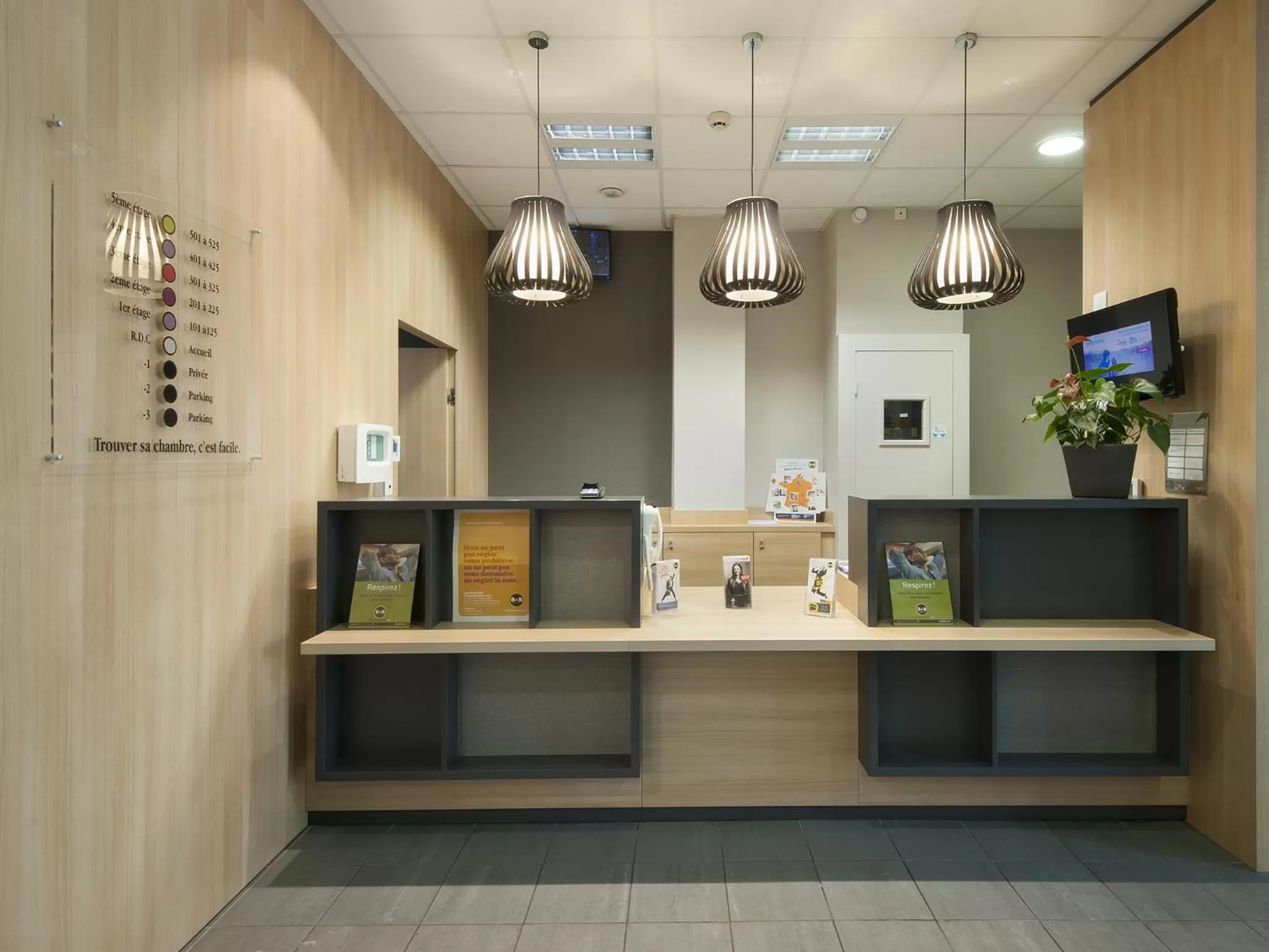 Lobby or reception in B&B HOTEL Lyon Ouest Tassin