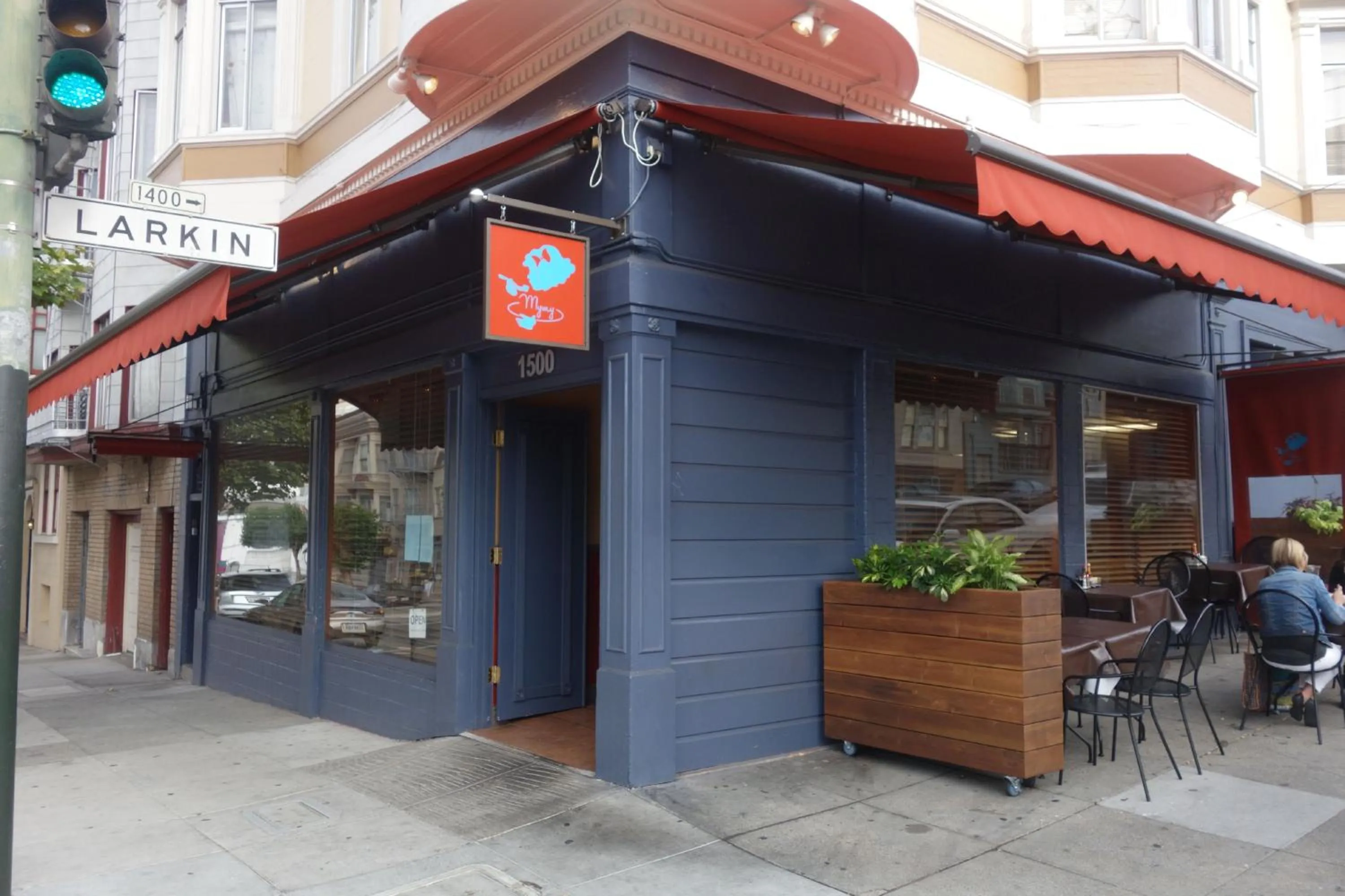 Restaurant/places to eat in Cable Car Hotel