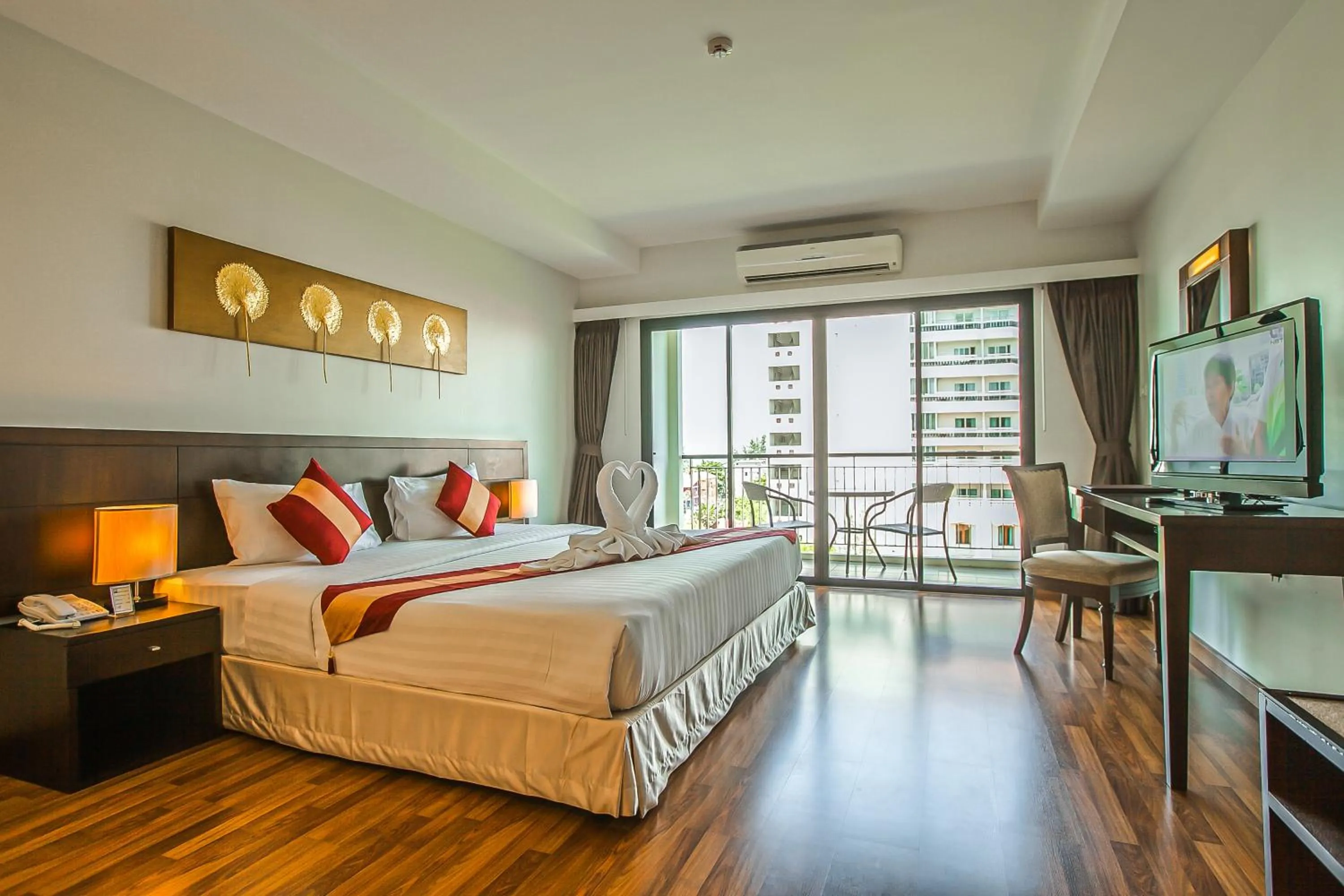 Bed in Fifth Pattaya Jomtien By Shiwalai Int