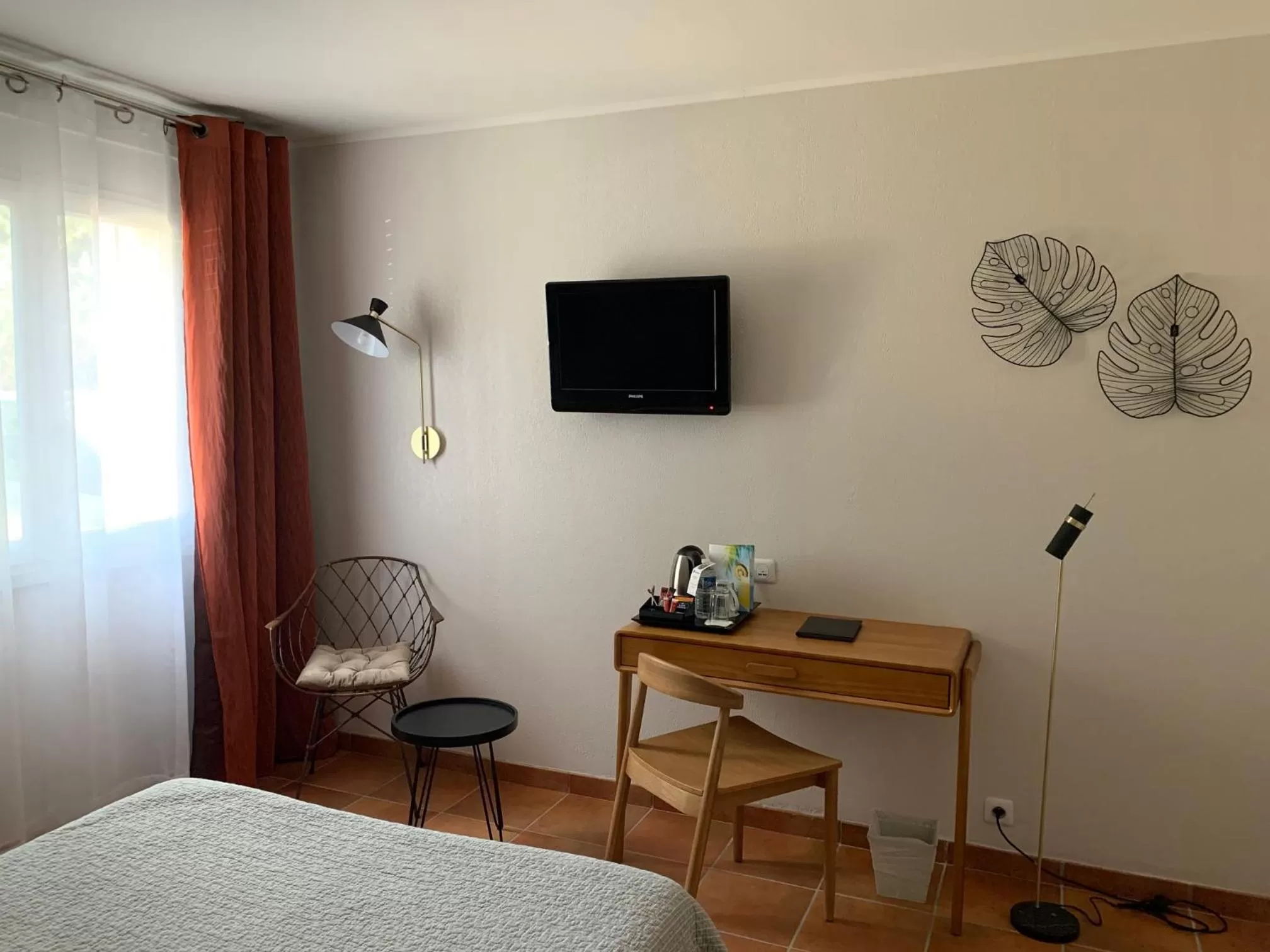 Coffee/tea facilities, Bed in Best Western L'Orangerie