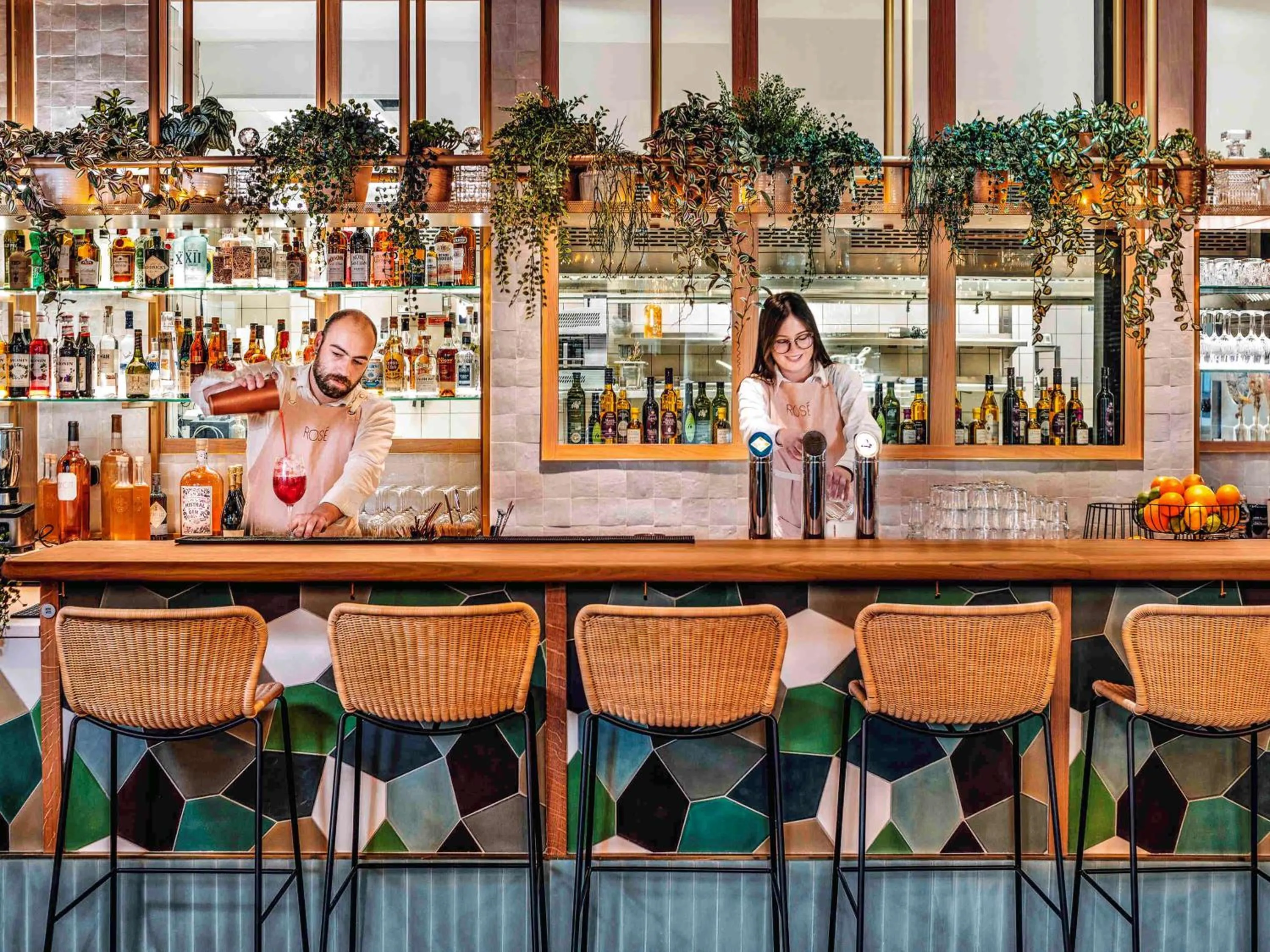 Lounge or bar in Novotel Paris Porte Versailles