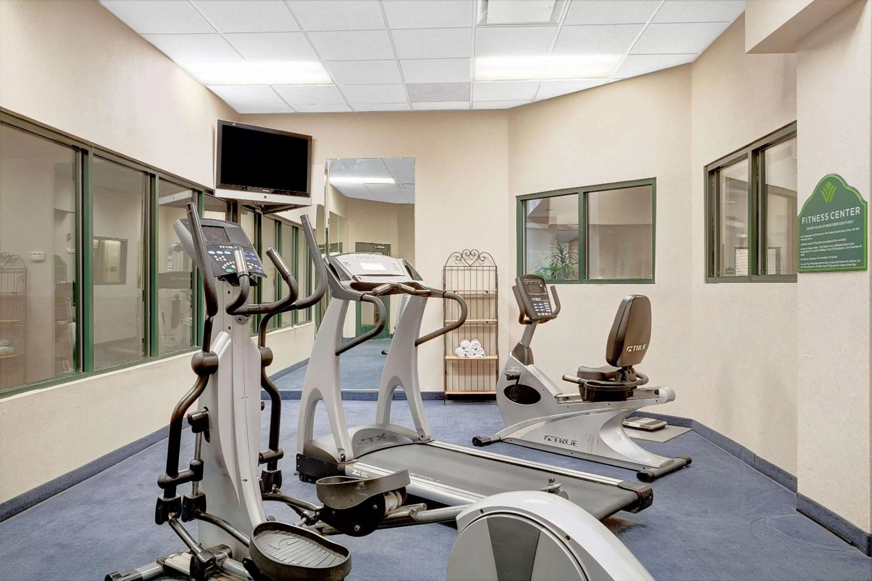 Fitness centre/facilities in Wingate by Wyndham Atlanta Fairburn