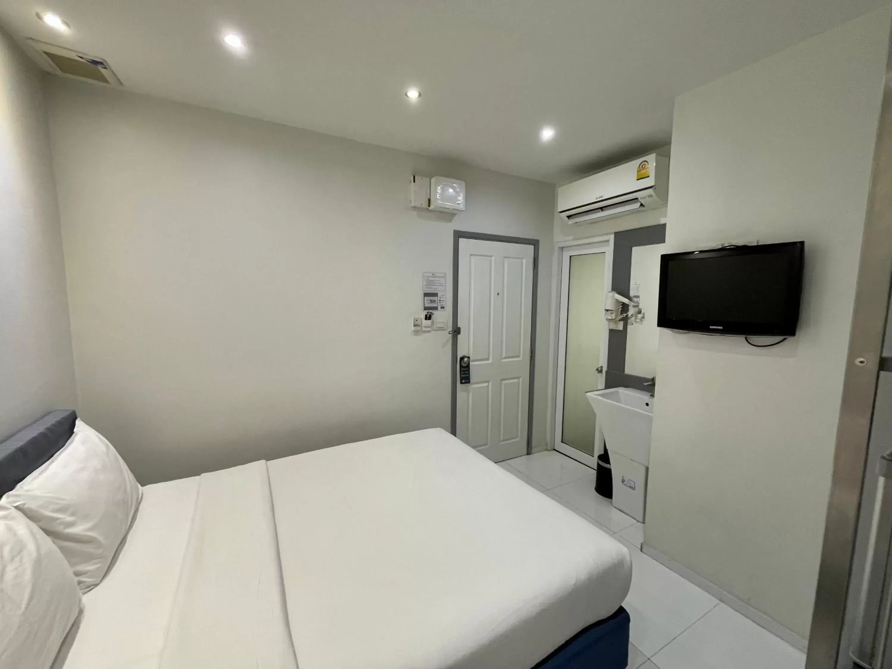 Economy Double Room in My Hotel Pratunam - Sha Extra Plus Economy Double Room in My Hotel Pratunam - Sha Extra Plus