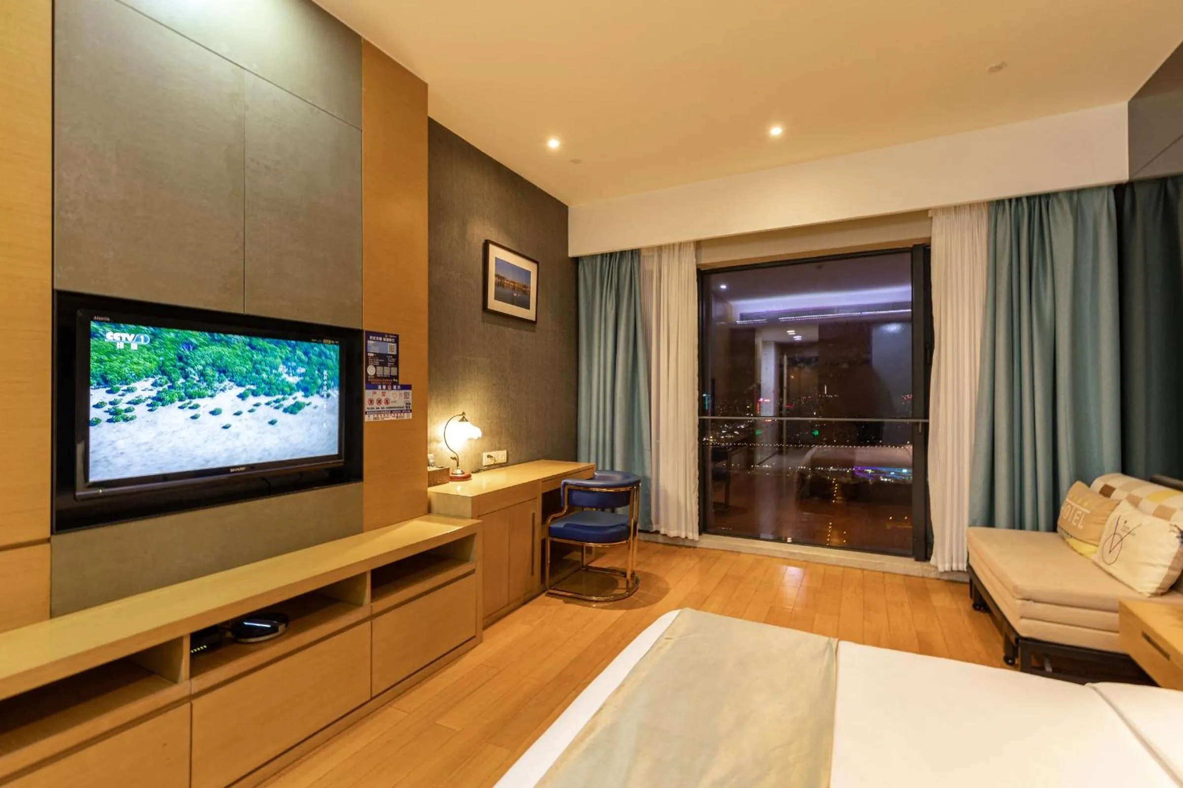 Evening entertainment in Guangzhou Xing Yi International Apartment - Poly World Branch