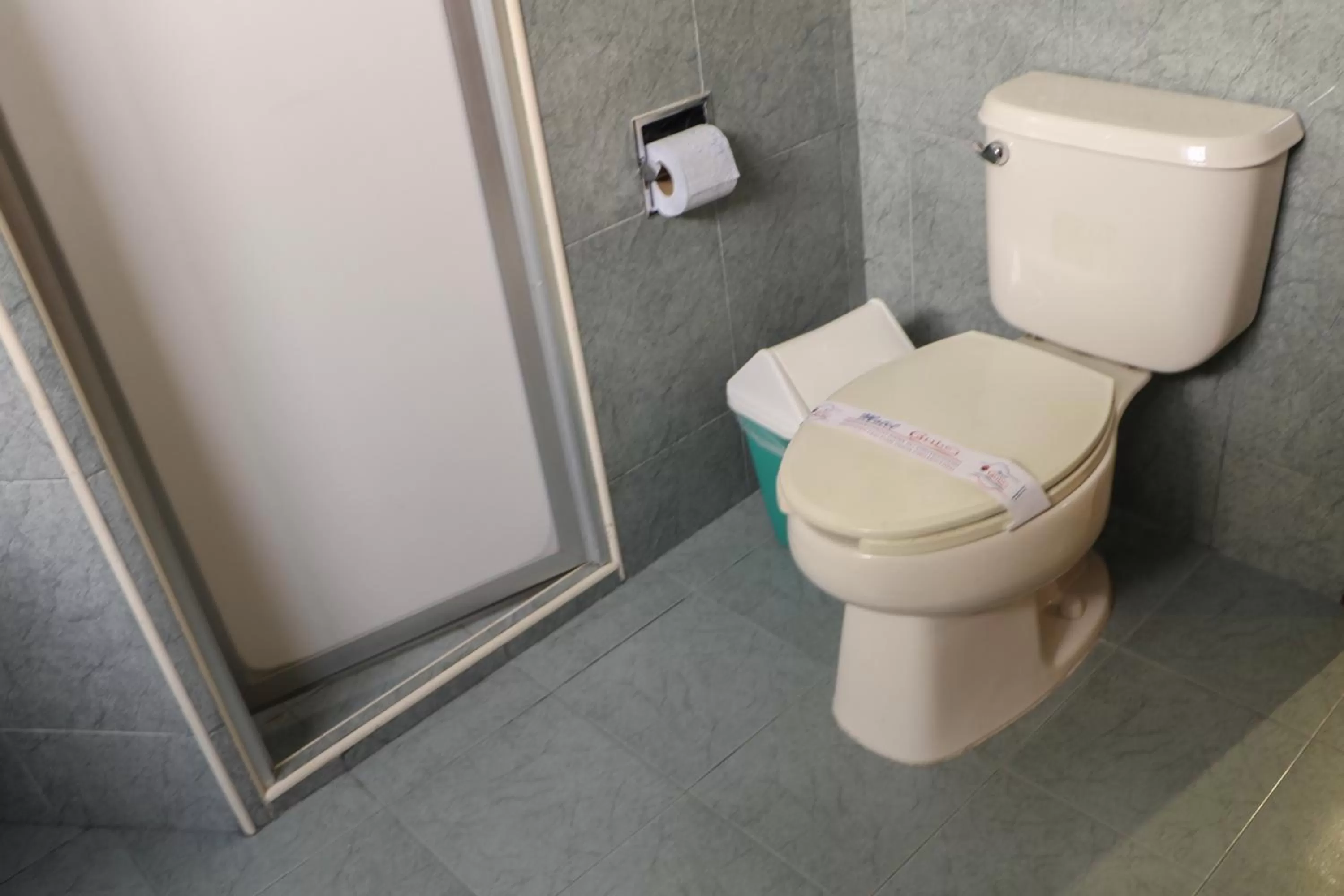 Bathroom in Motel Caribe