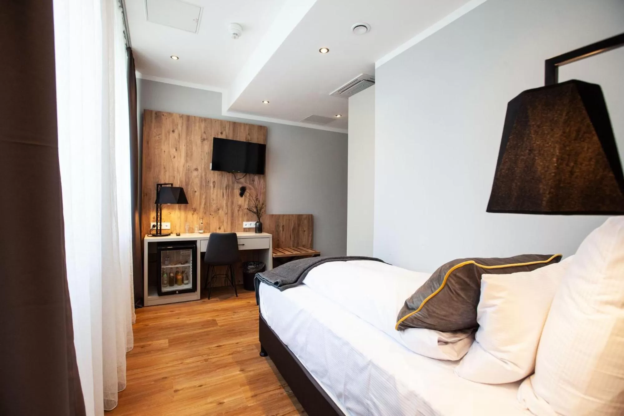 Photo of the whole room, Bed in Elens Hotel