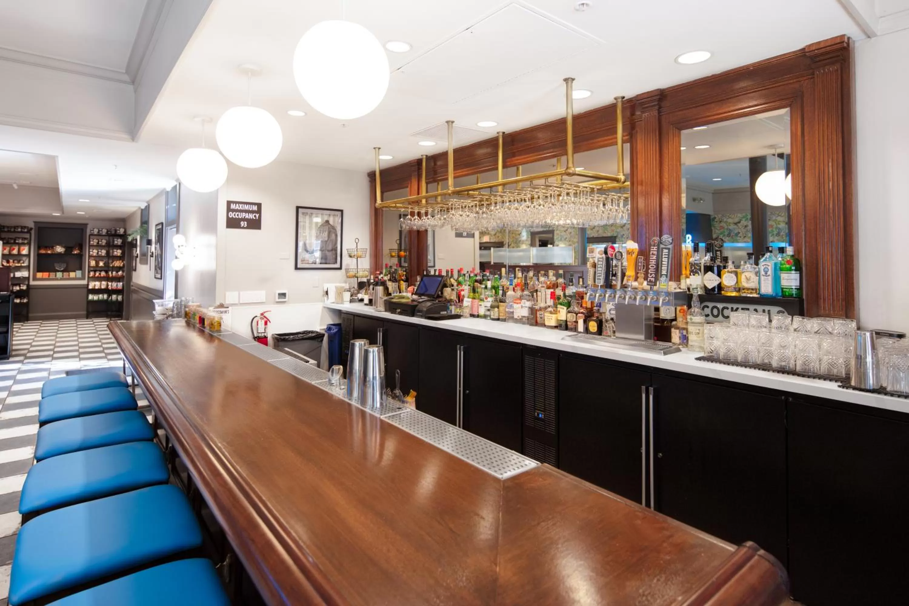 Restaurant/places to eat in Hotel La Rose