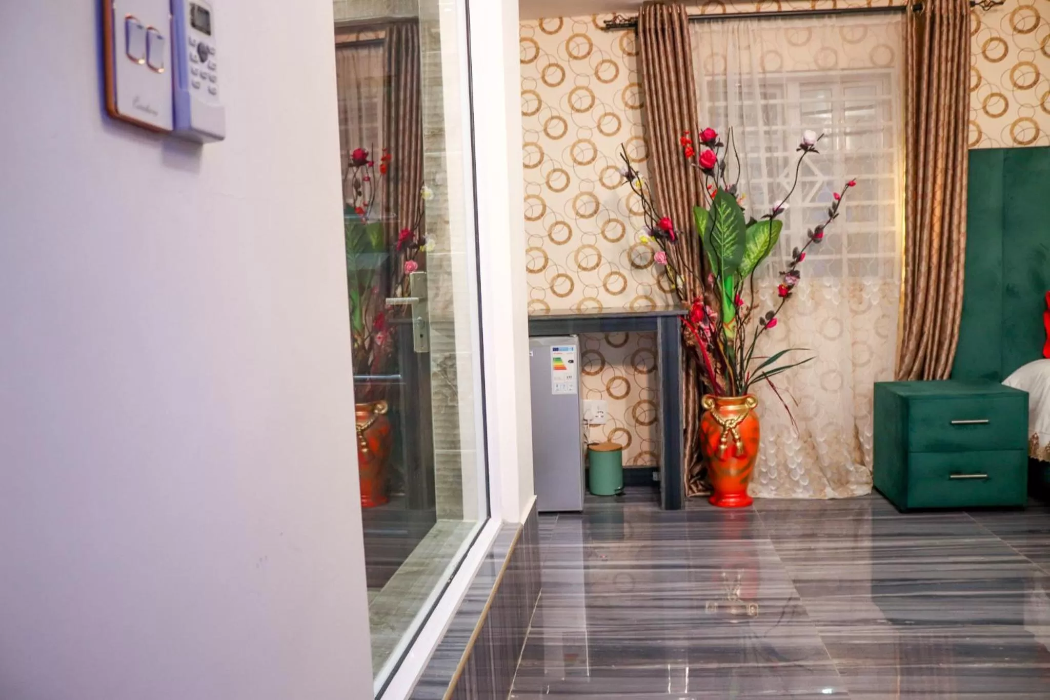 Facade/entrance in Gold Crown International Hotel Johannesburg