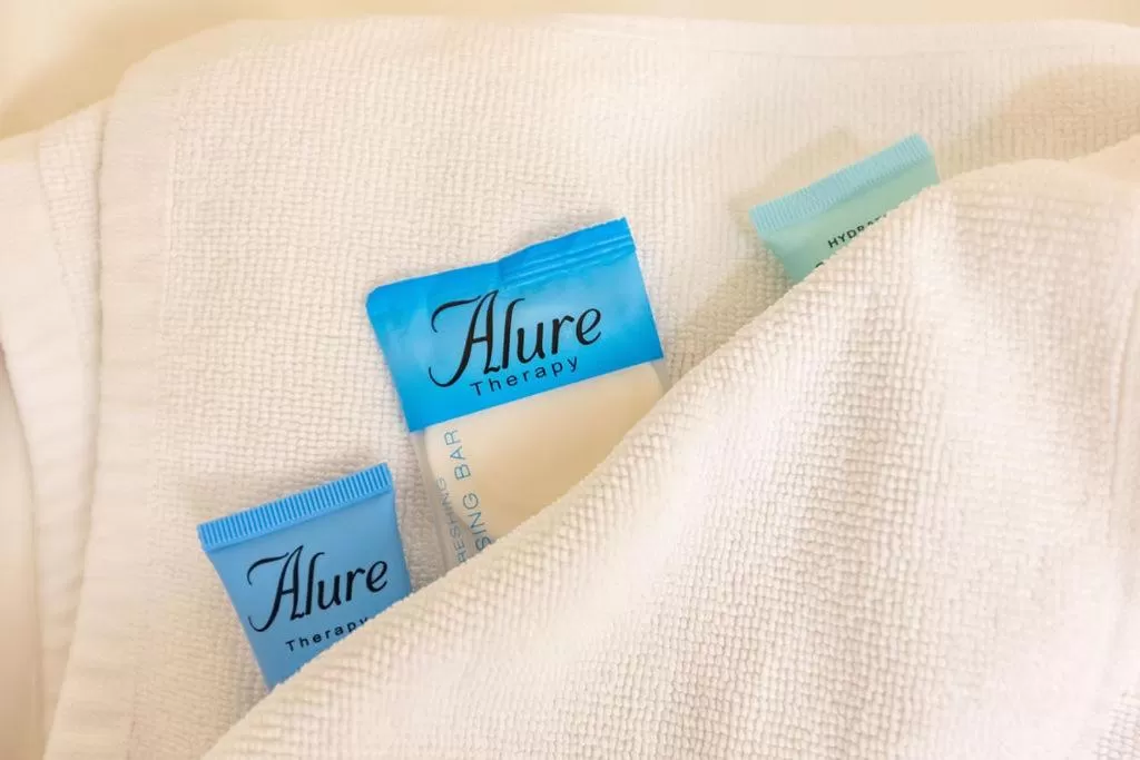 Public Bath, Bed in Savannah House Hotel