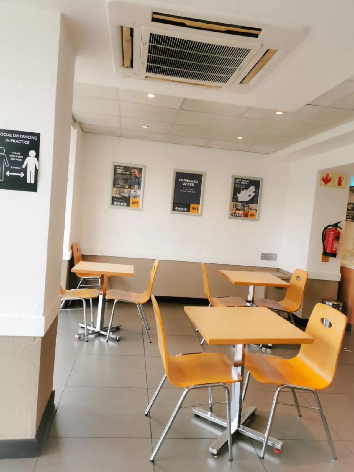 Restaurant/places to eat in Ecomotel Grayston previously known as SUN1 Wynberg