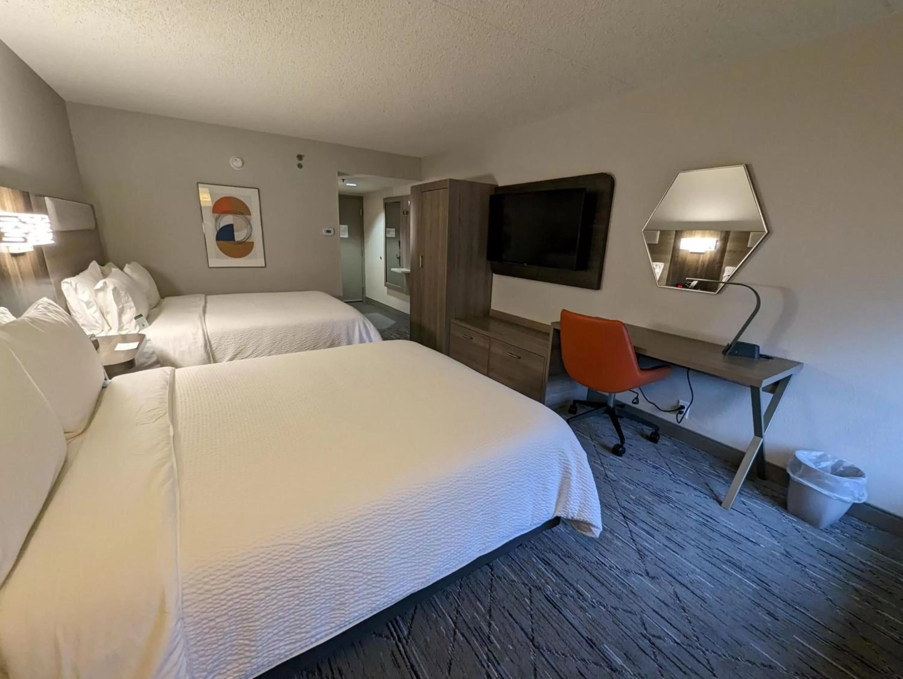 Photo of the whole room, Bed in Holiday Inn Express Indianapolis Airport by IHG