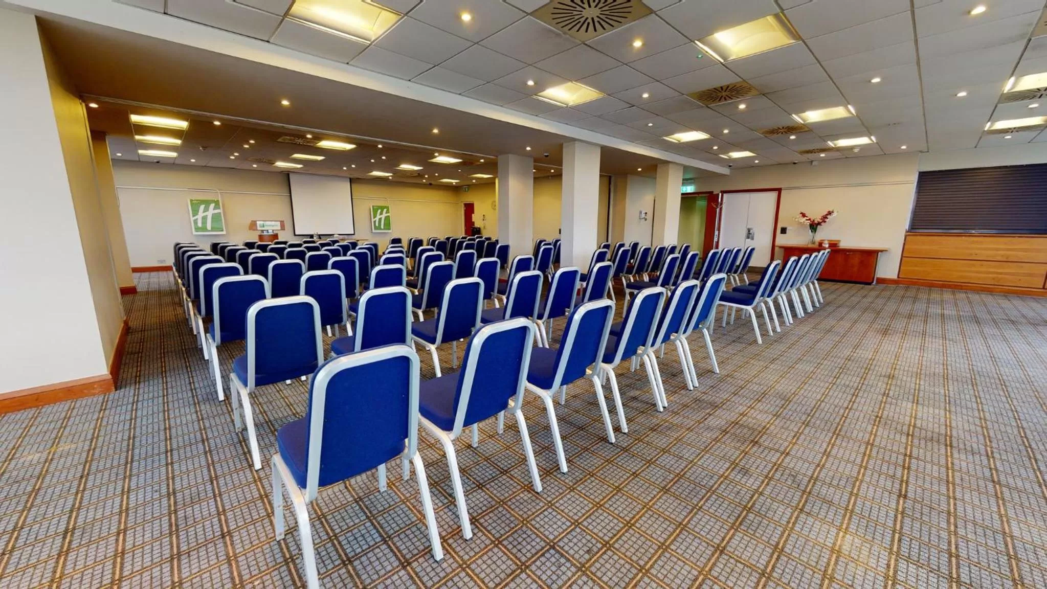 Meeting/conference room in Holiday Inn Cardiff City Centre by IHG
