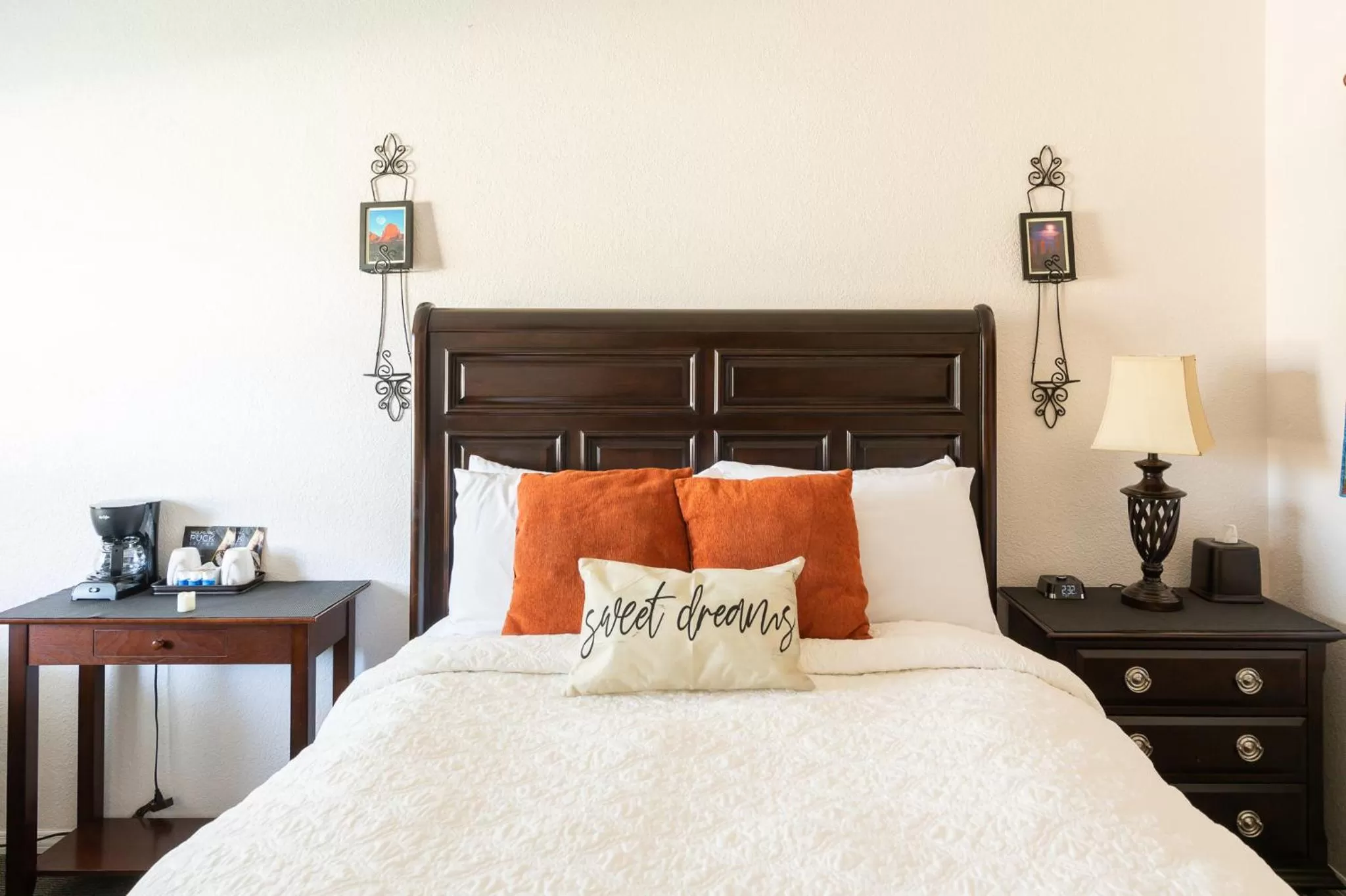 Bed in Whispering Creek Bed & Breakfast