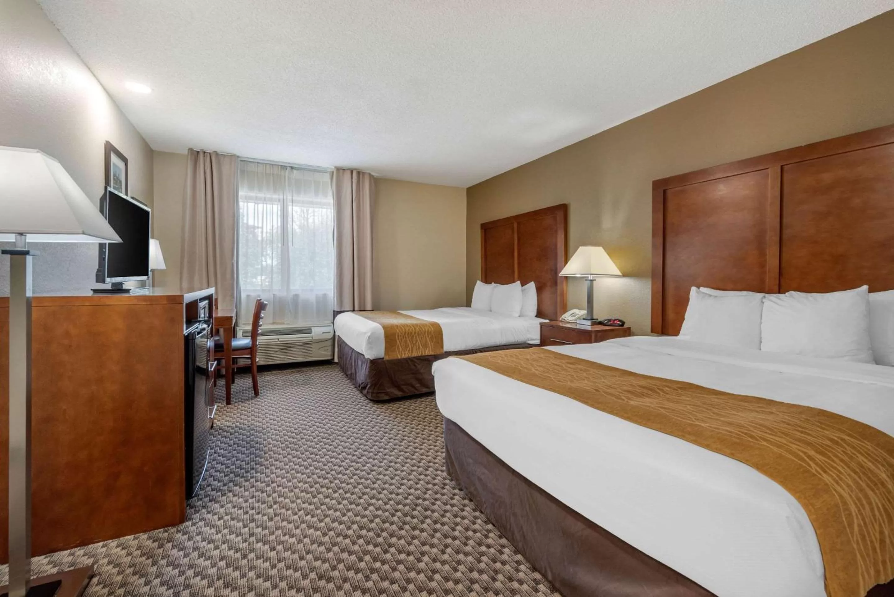 Photo of the whole room, Bed in Comfort Inn Indianapolis South