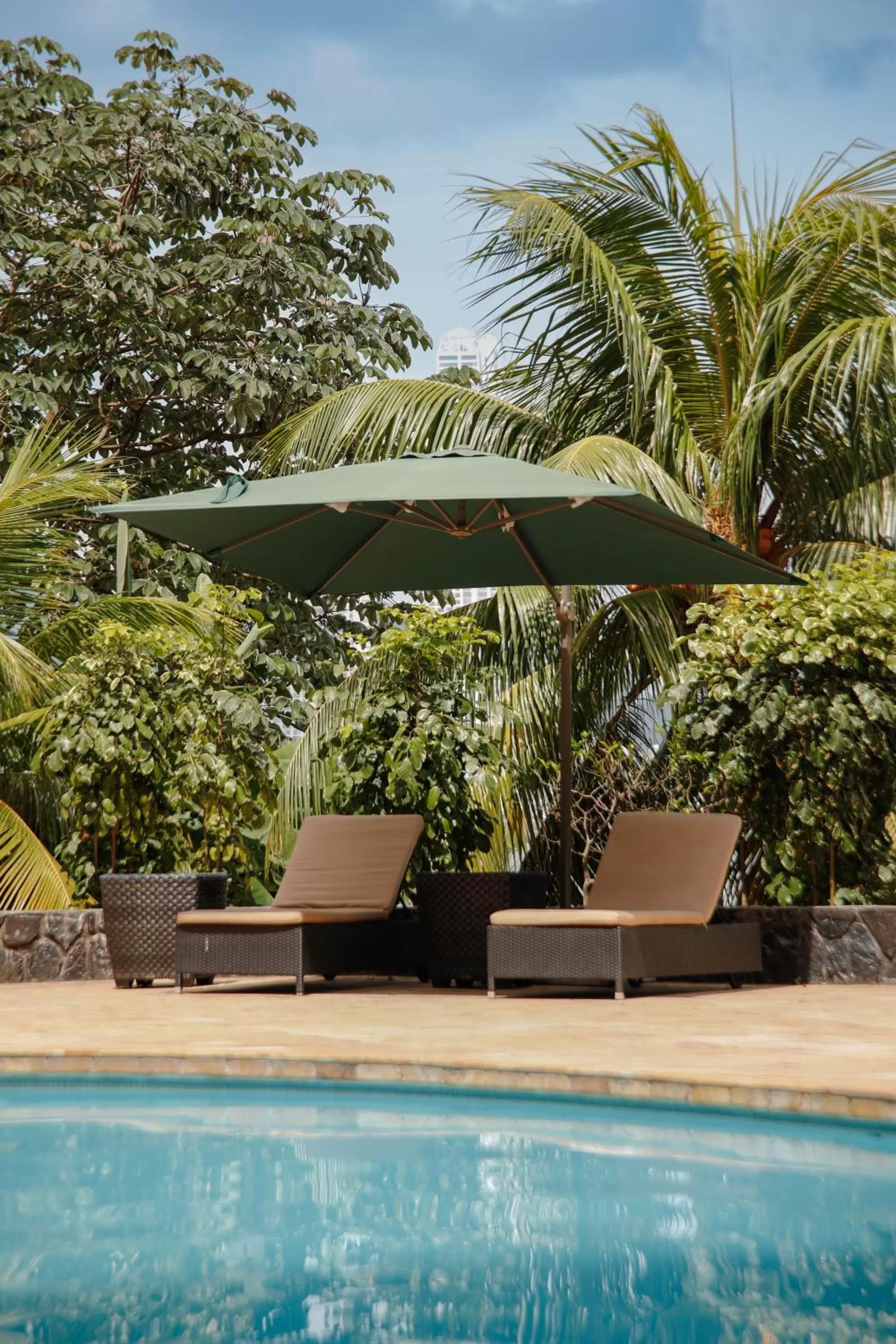 Swimming pool in Plaza Paitilla Inn