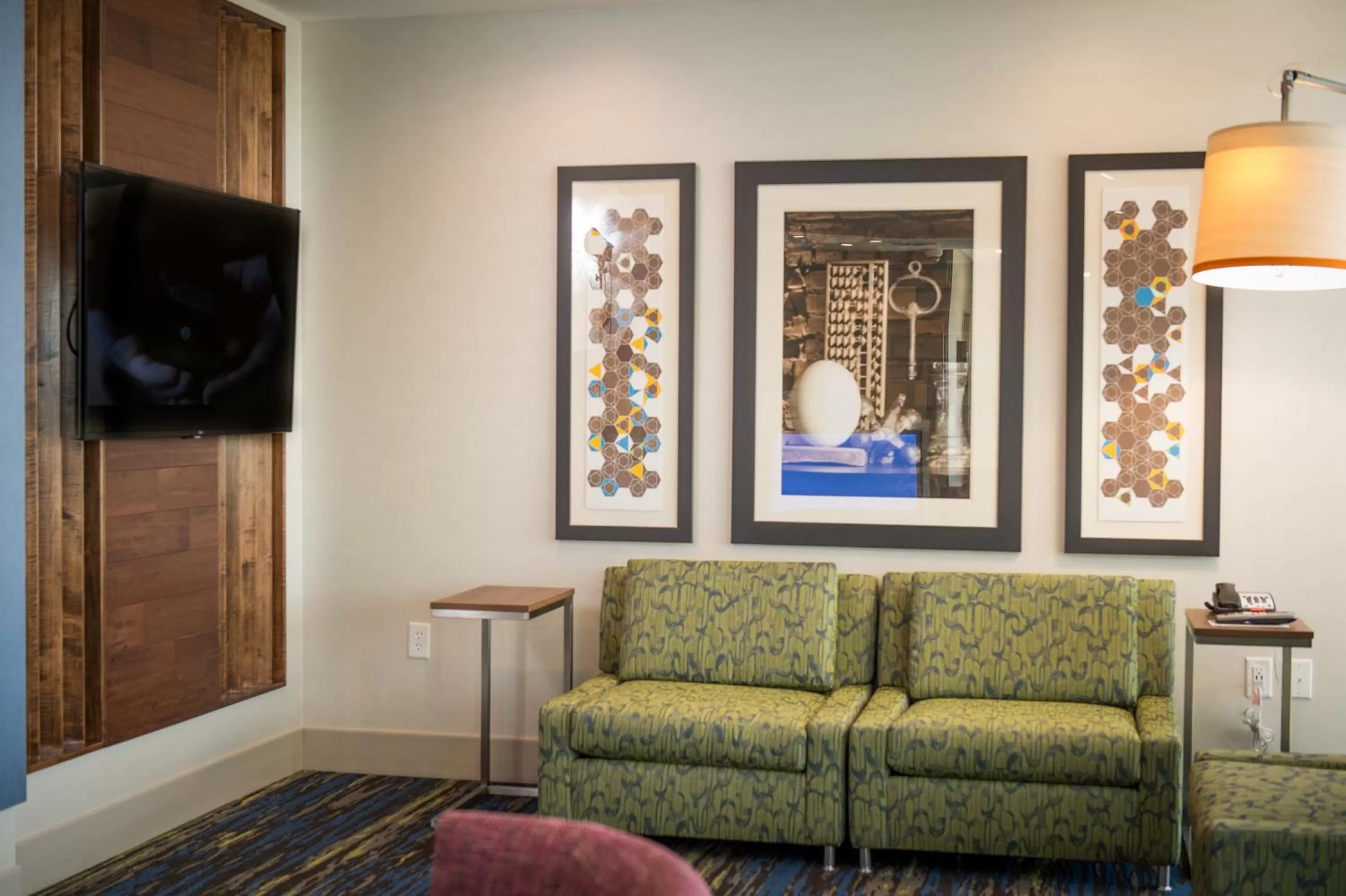 Lobby or reception in Holiday Inn Express & Suites Rock Falls by IHG