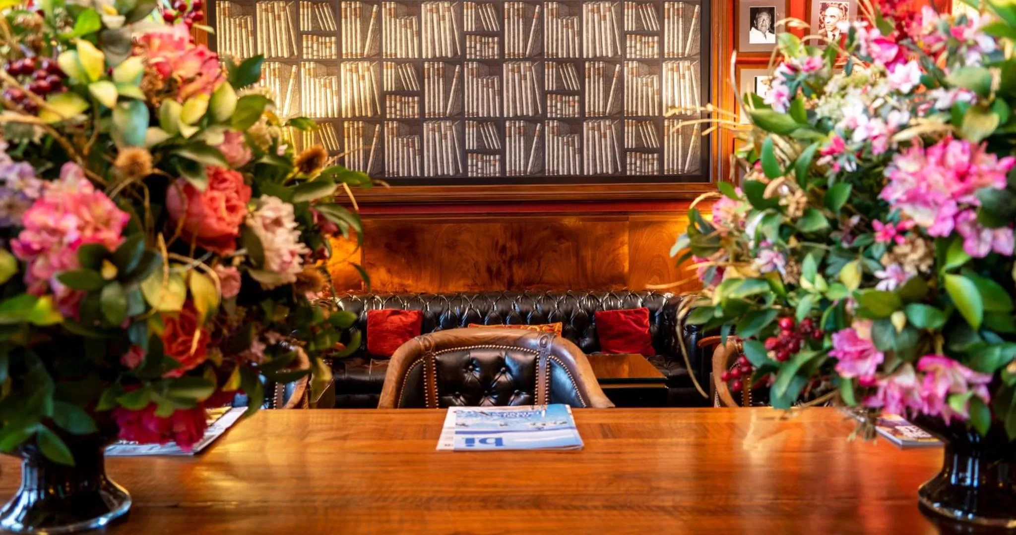 Communal lounge/ TV room in Grande Hotel do Porto