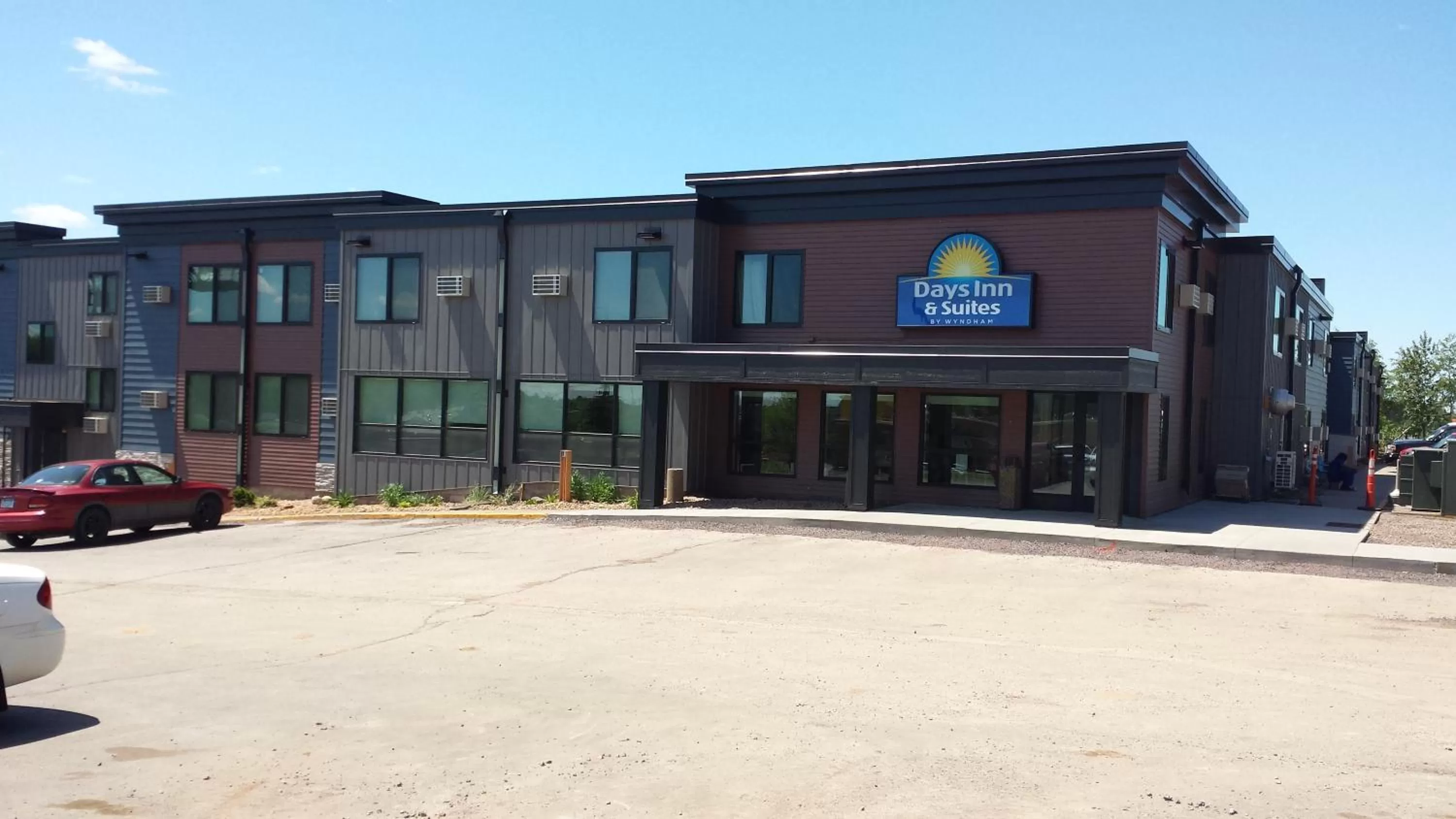 Property building in Days Inn & Suites by Wyndham Duluth by the Mall