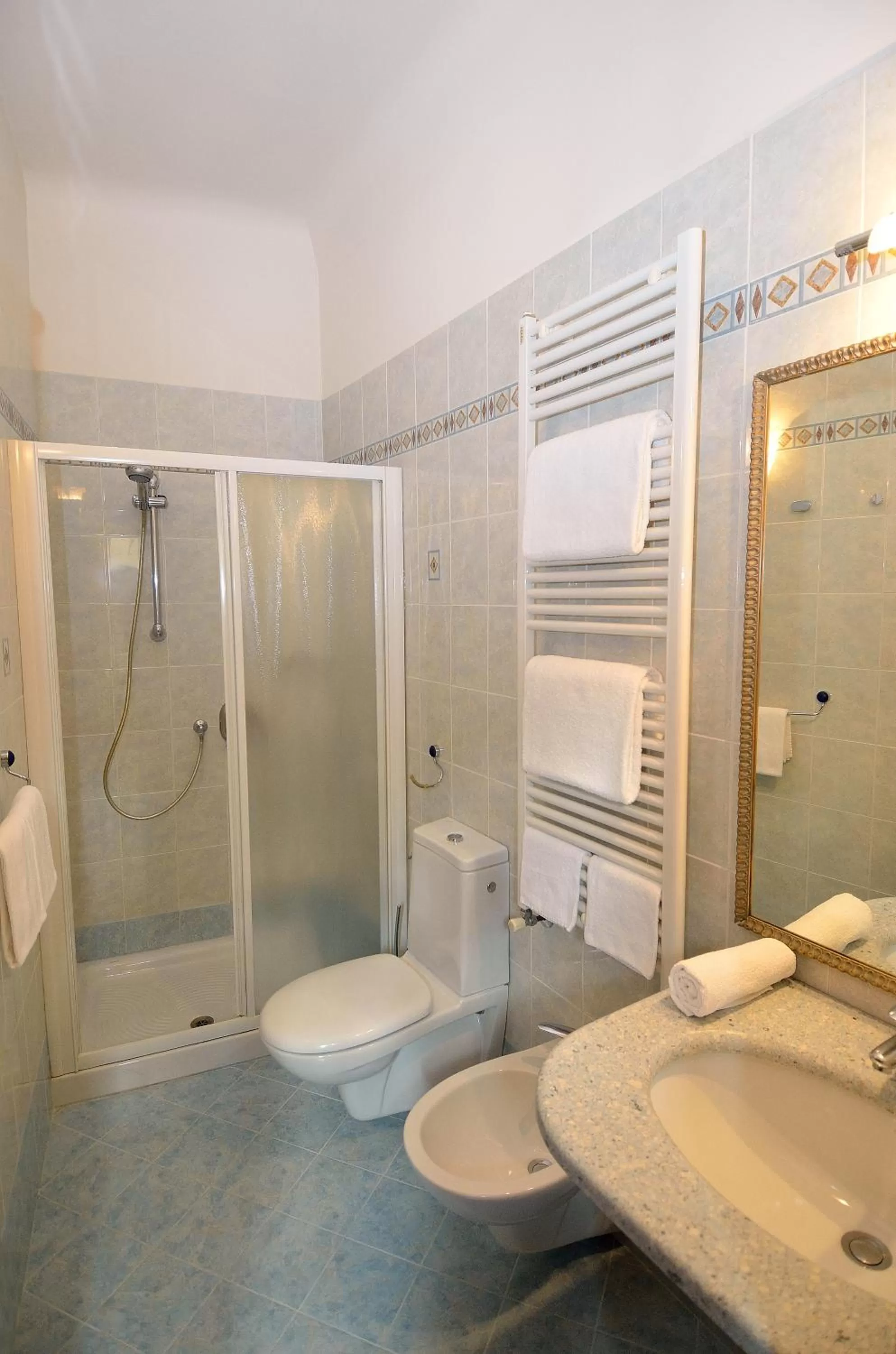 Bathroom in Cà Del Modena Room only