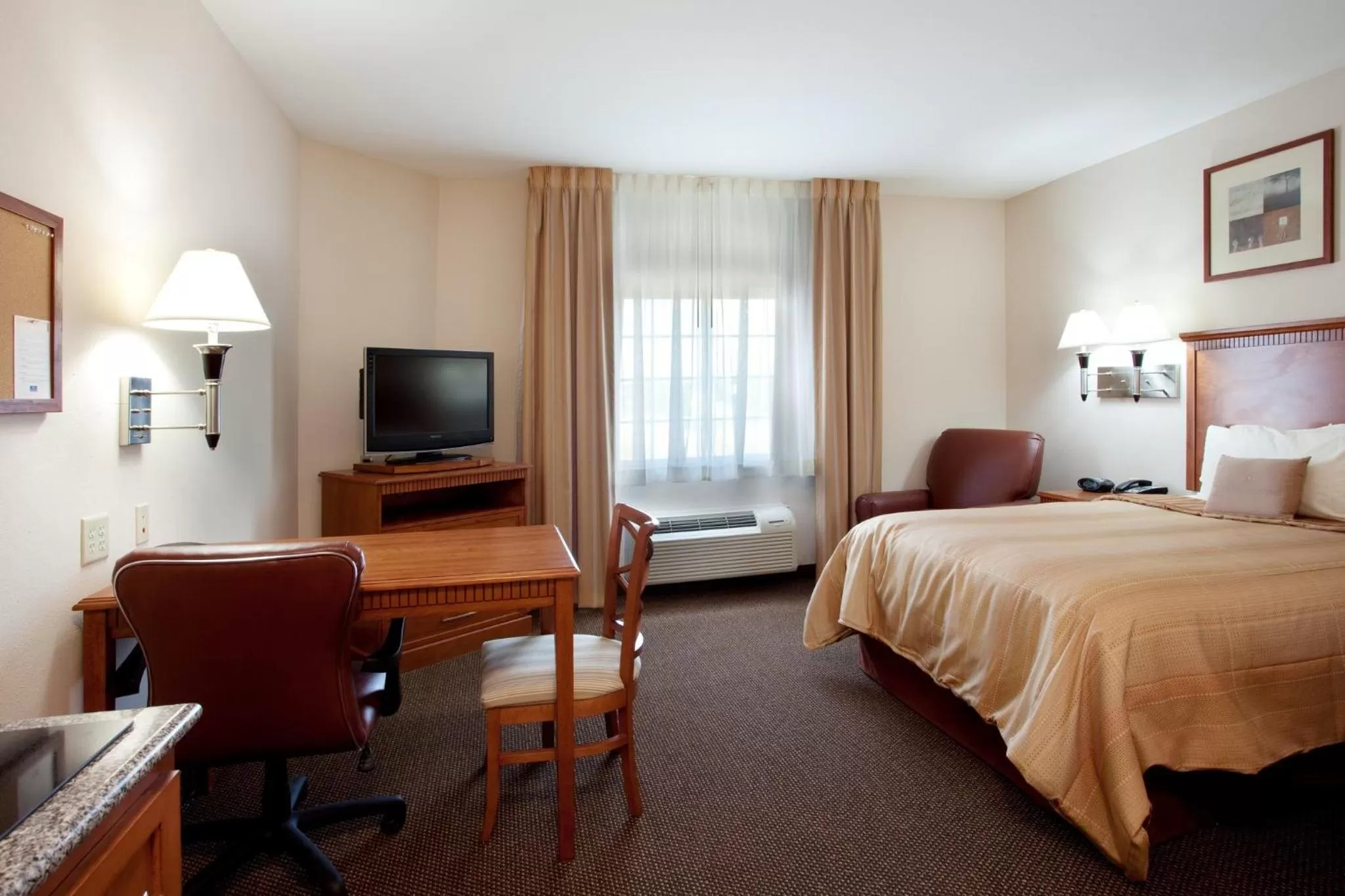 Photo of the whole room, Bed in Candlewood Suites New Iberia by IHG