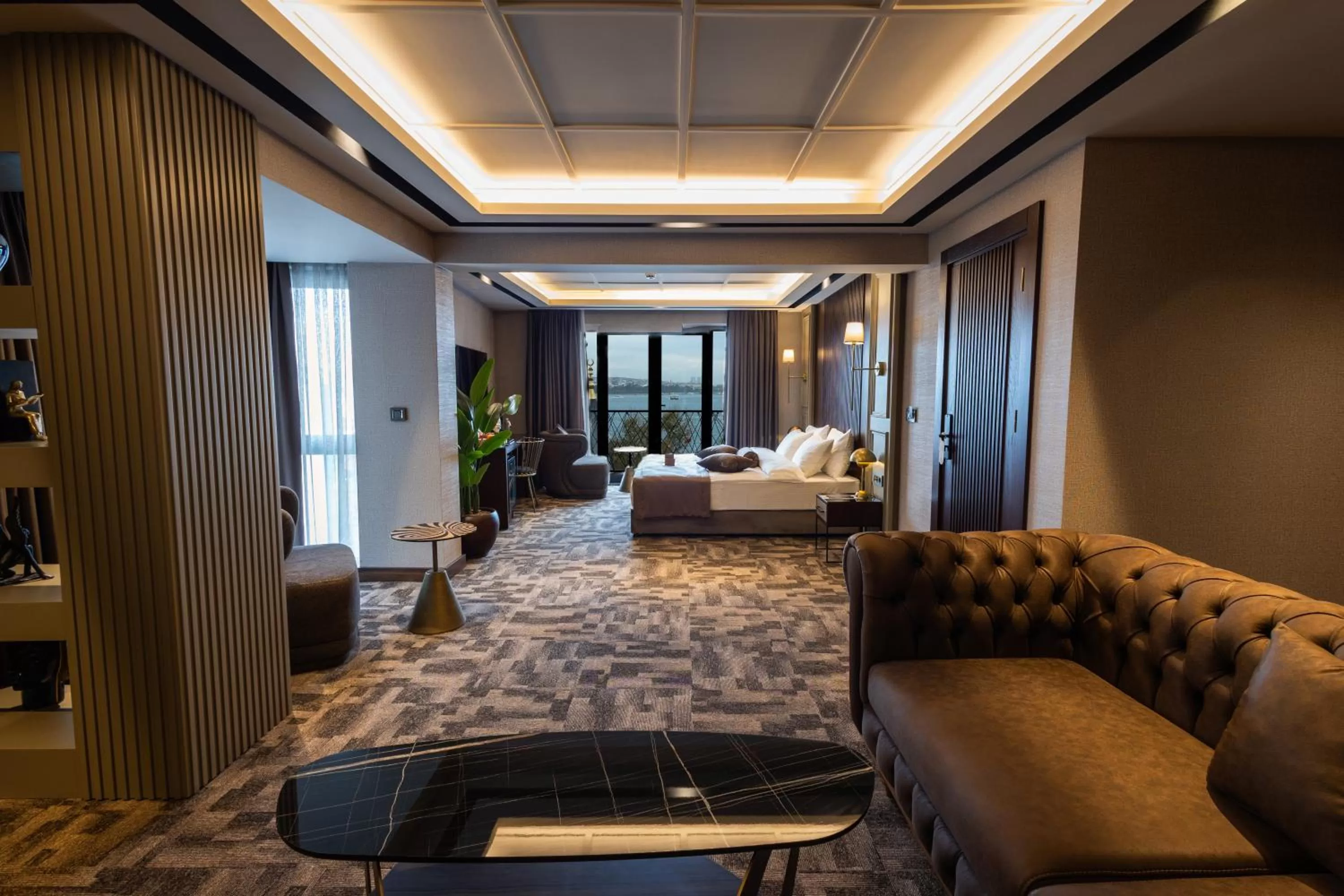 Seating area, Bed in Tonight Hotel Port