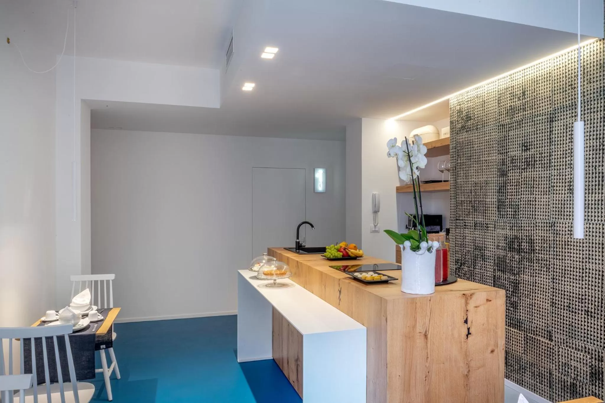 Communal kitchen, Bathroom in Near Ortigia
