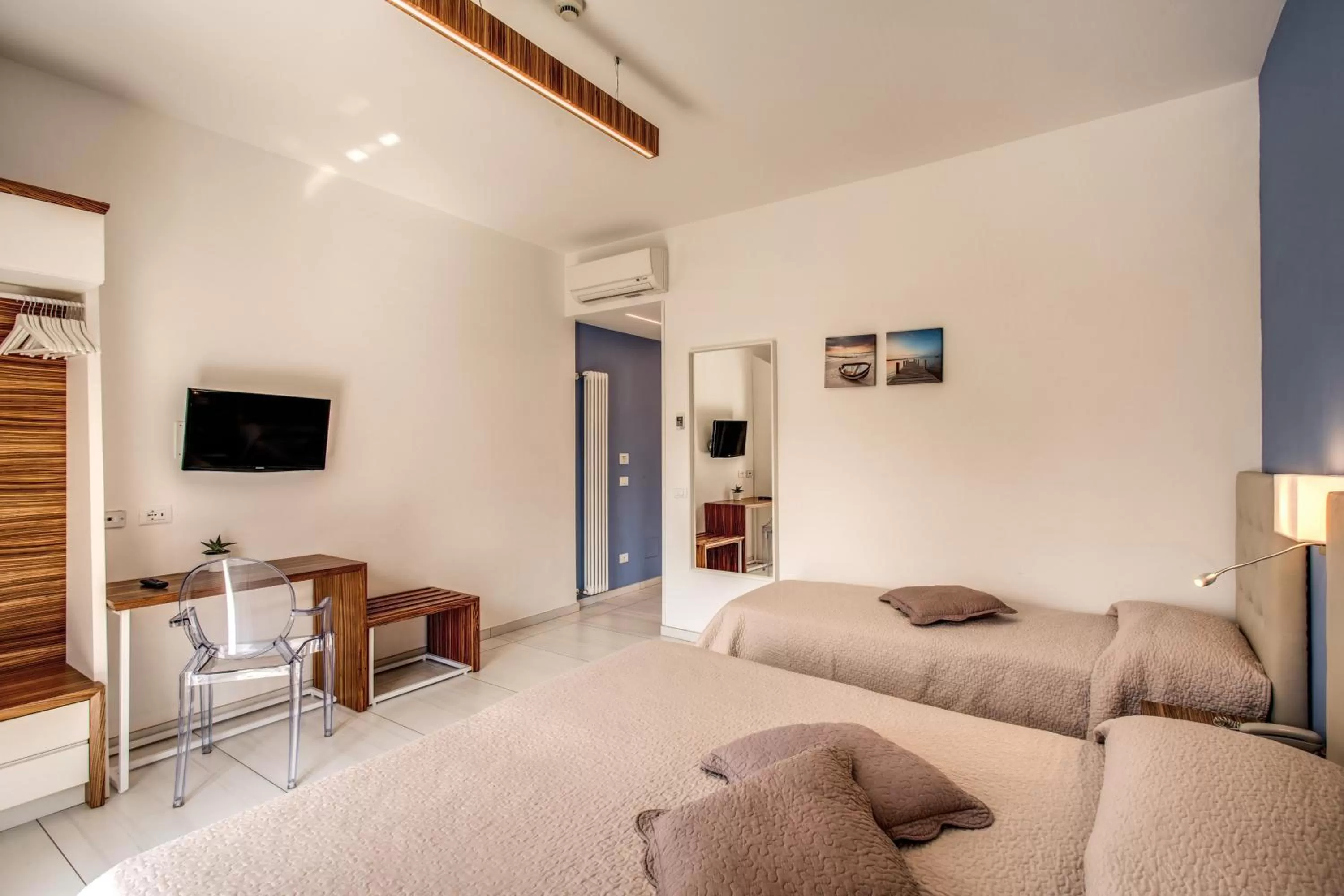 Photo of the whole room, Bed in Hotel Florida