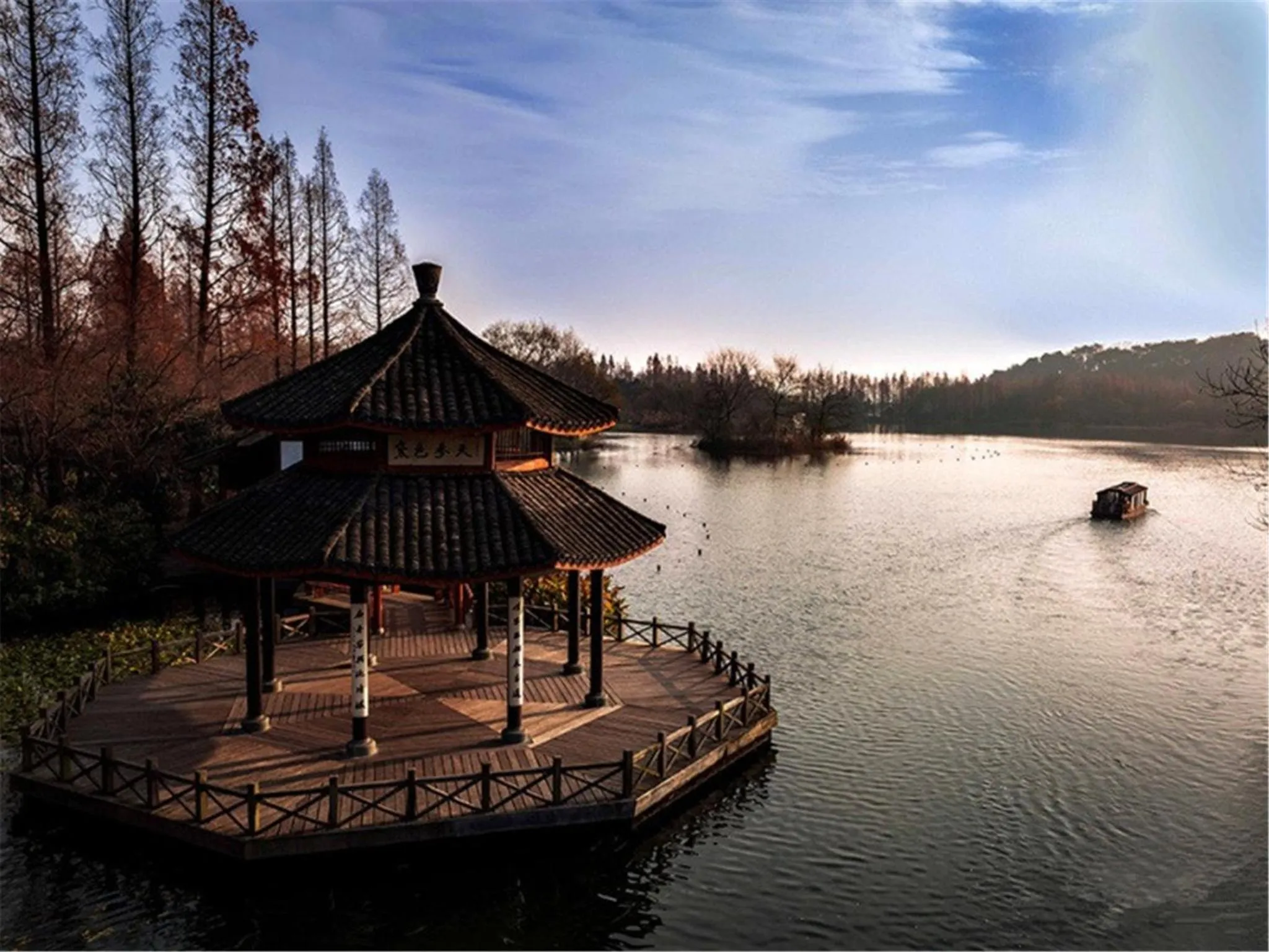 Nearby landmark in Yurong West Lake Cottage Resort Hotel Hangzhou