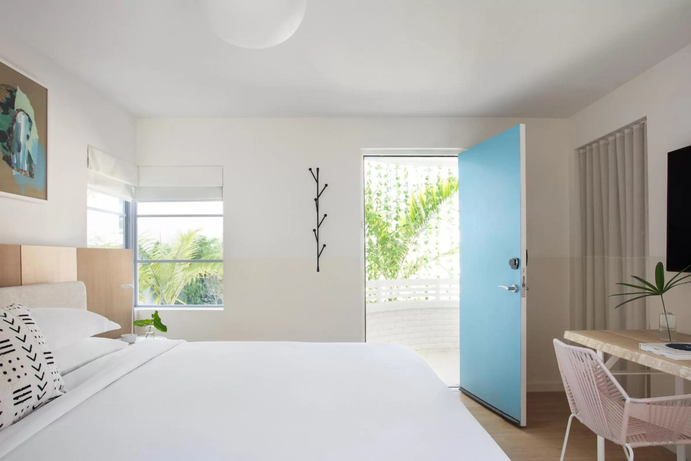 Bed in The Kimpton Shorebreak Fort Lauderdale Beach Resort