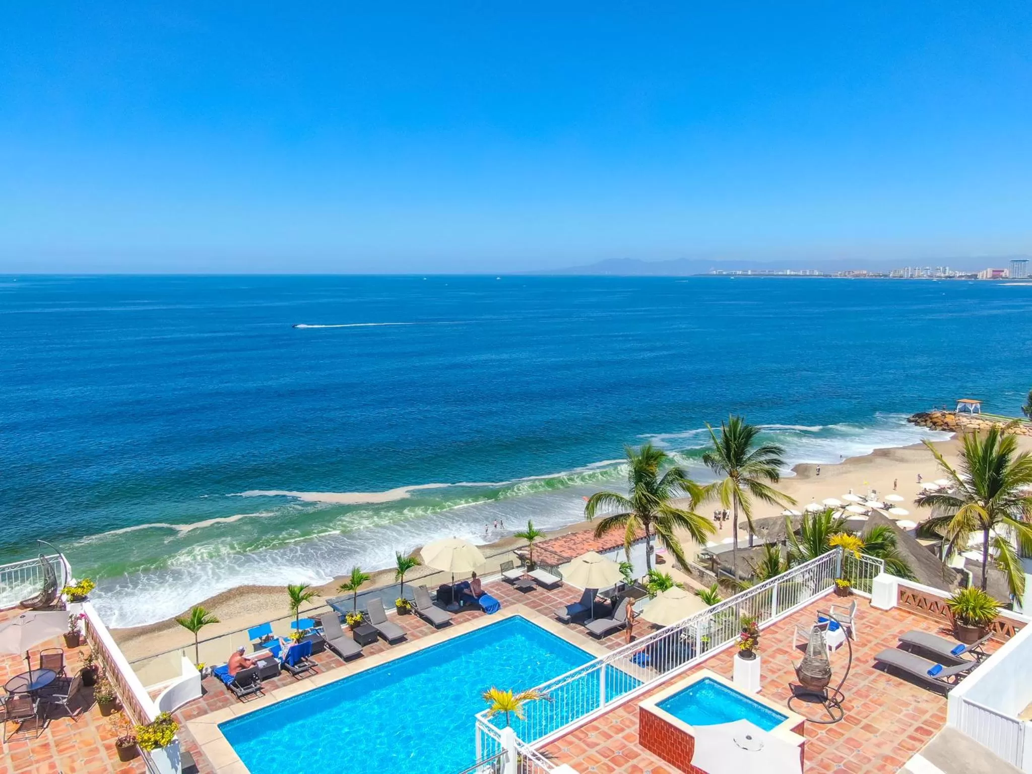 Pool view in The Paramar Beachfront Boutique Hotel With Breakfast Included - Downtown Malecon