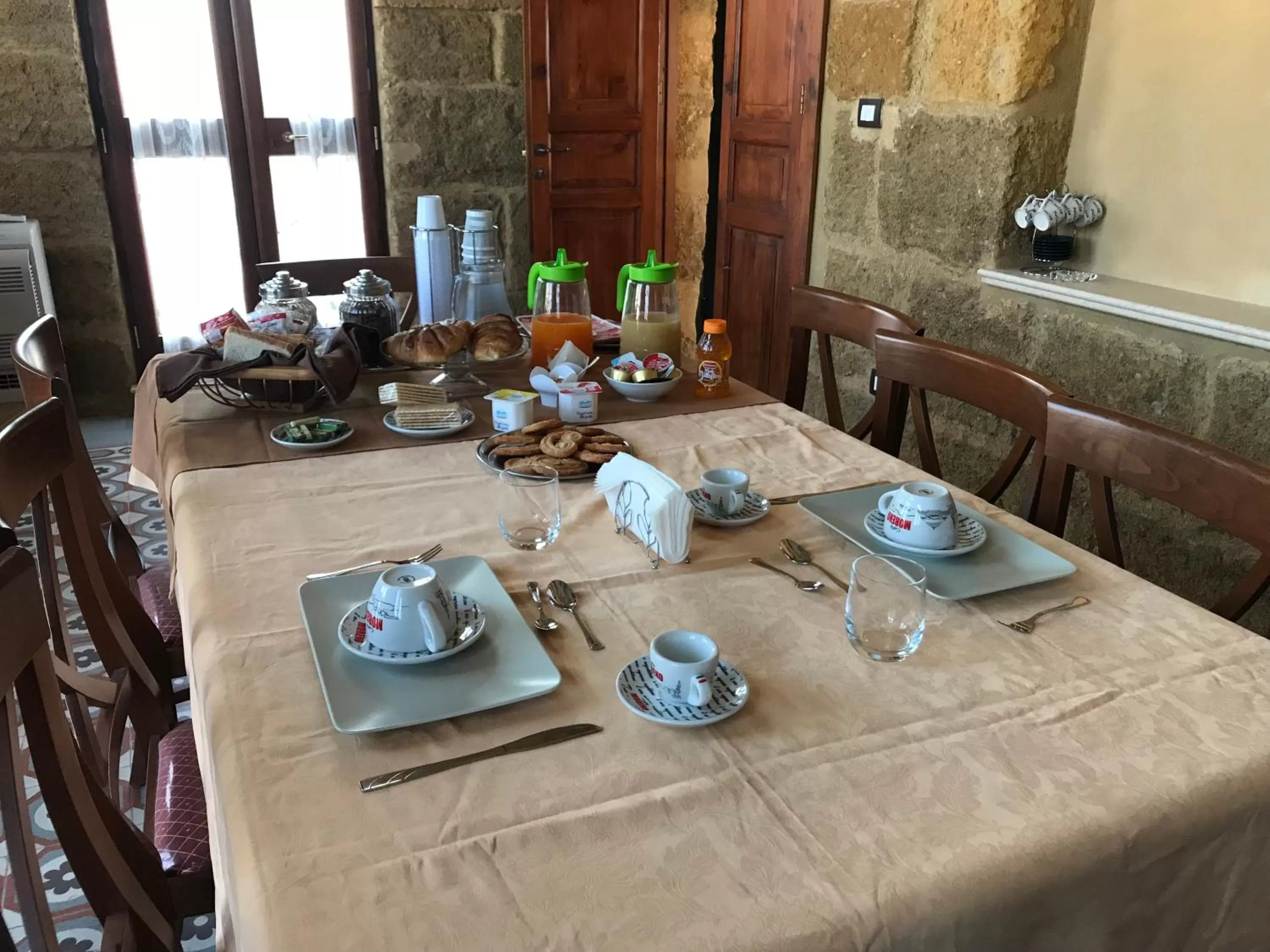 Continental breakfast in B&B Batarà - "La Terrazza del Centro"