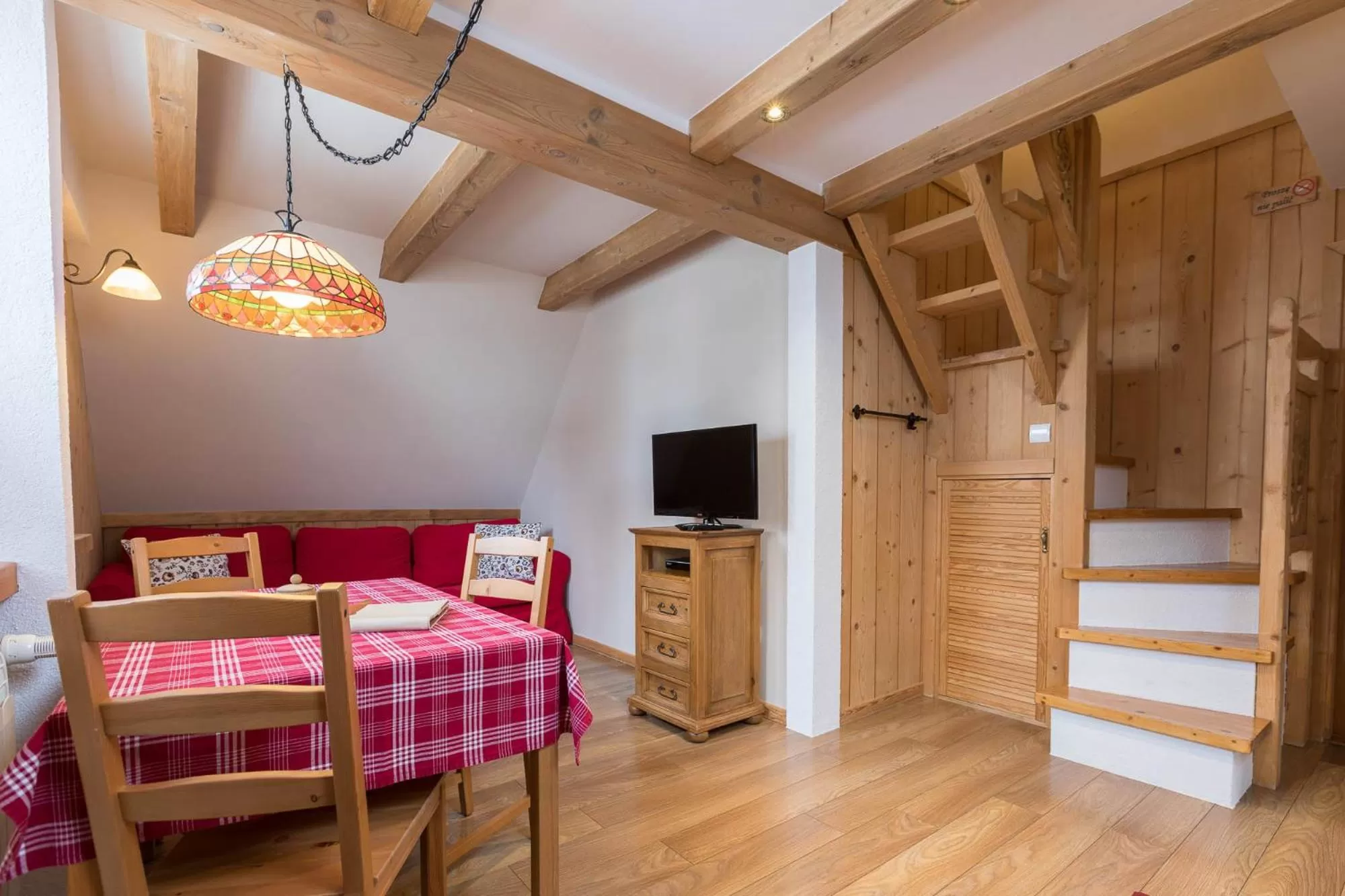 Living room, Dining Area in Bambi Cottage