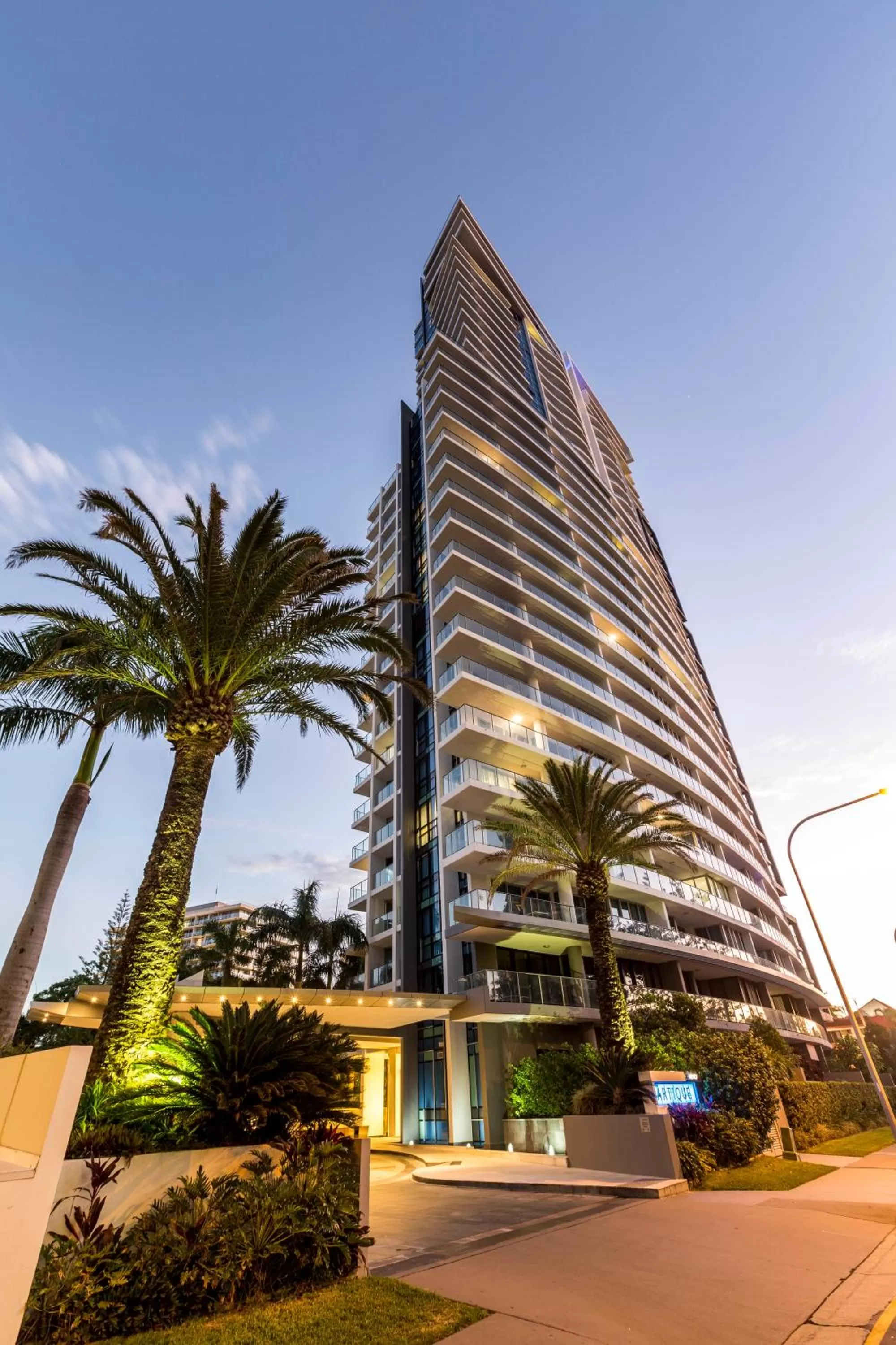 Property building in Artique Surfers Paradise - Official
